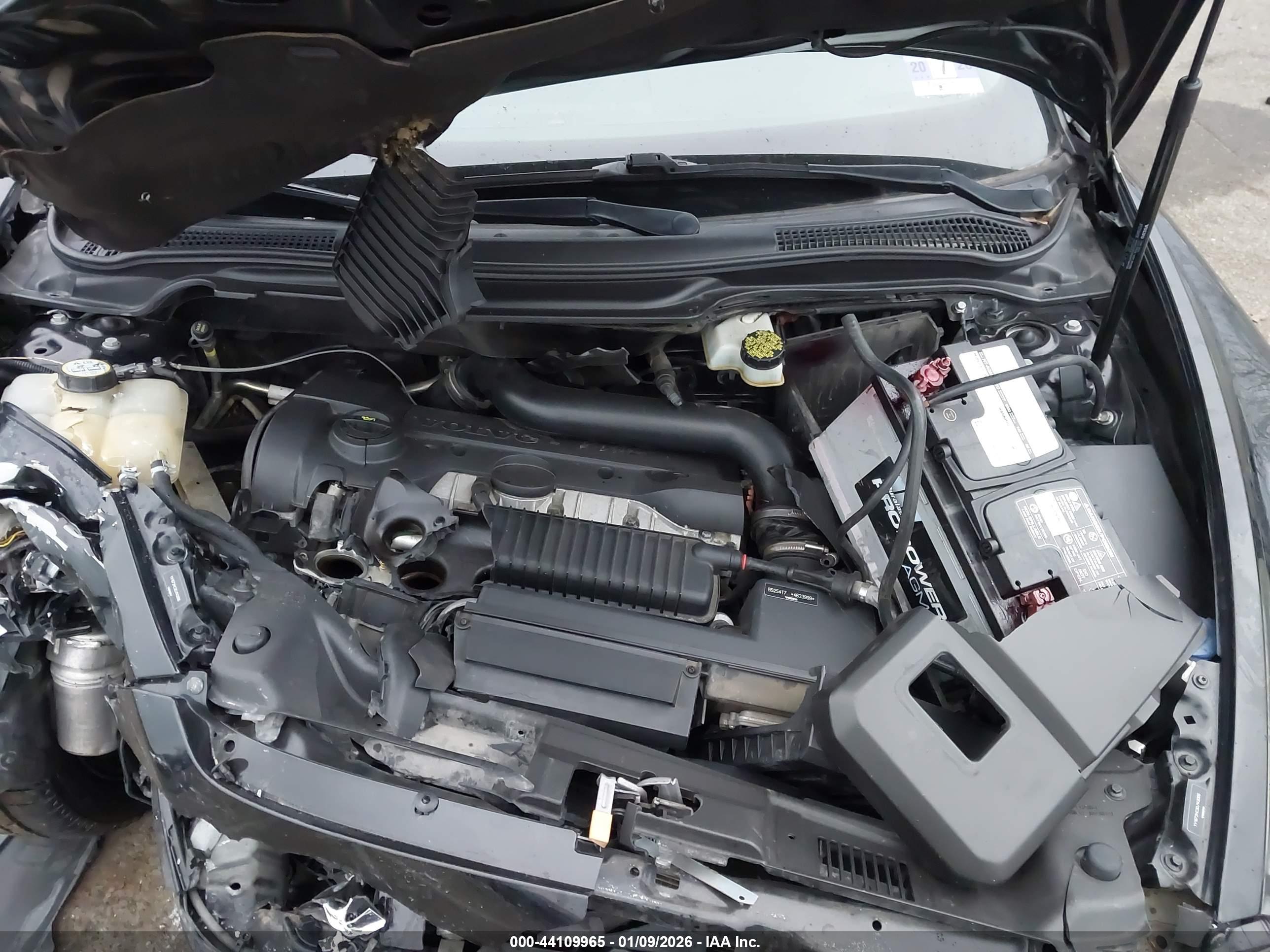 VOLVO C70 image 10