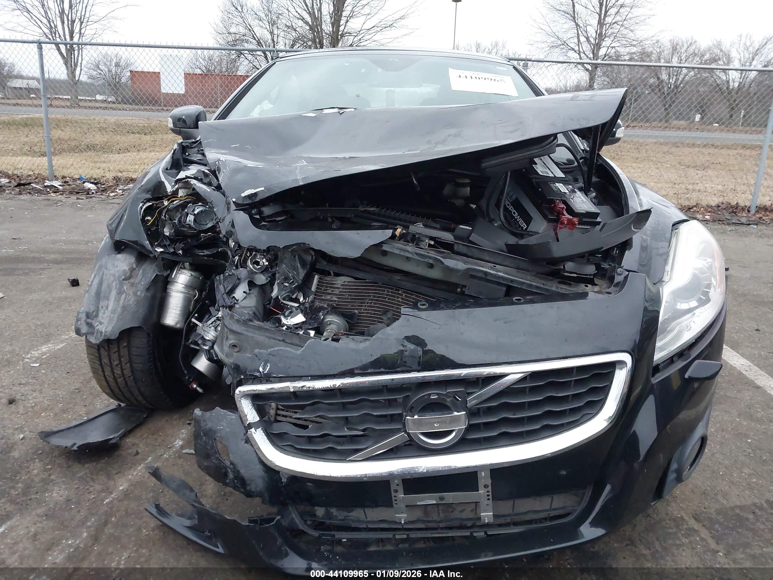 VOLVO C70 image 6