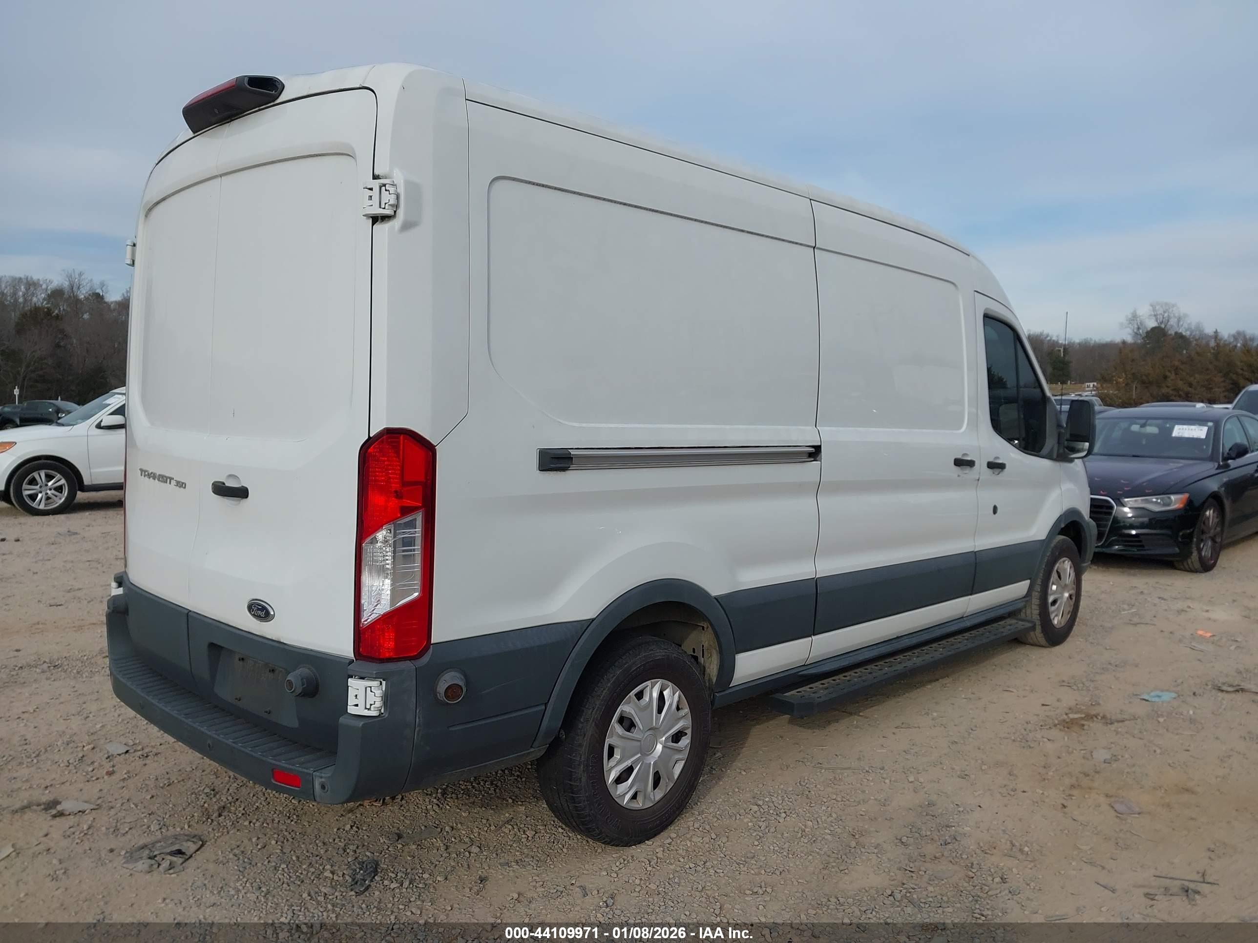 FORD TRANSIT-350 image 4