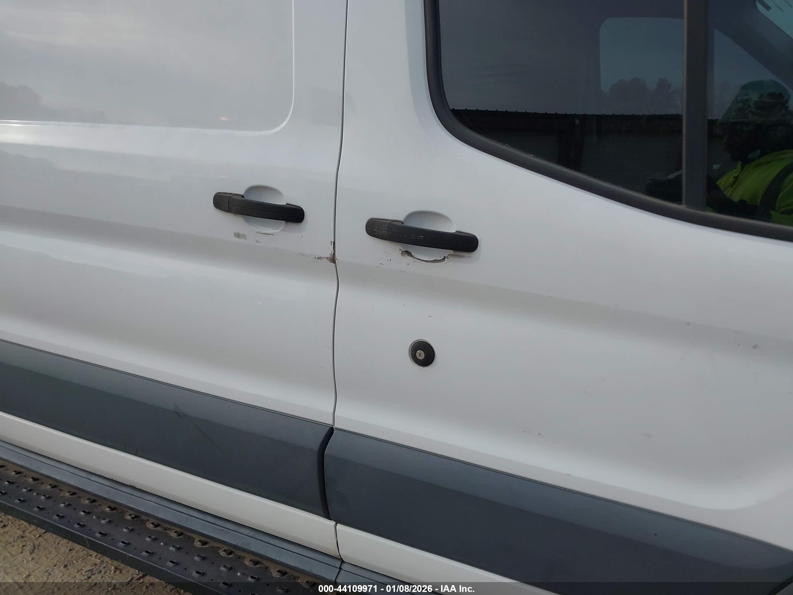 FORD TRANSIT-350 image 6