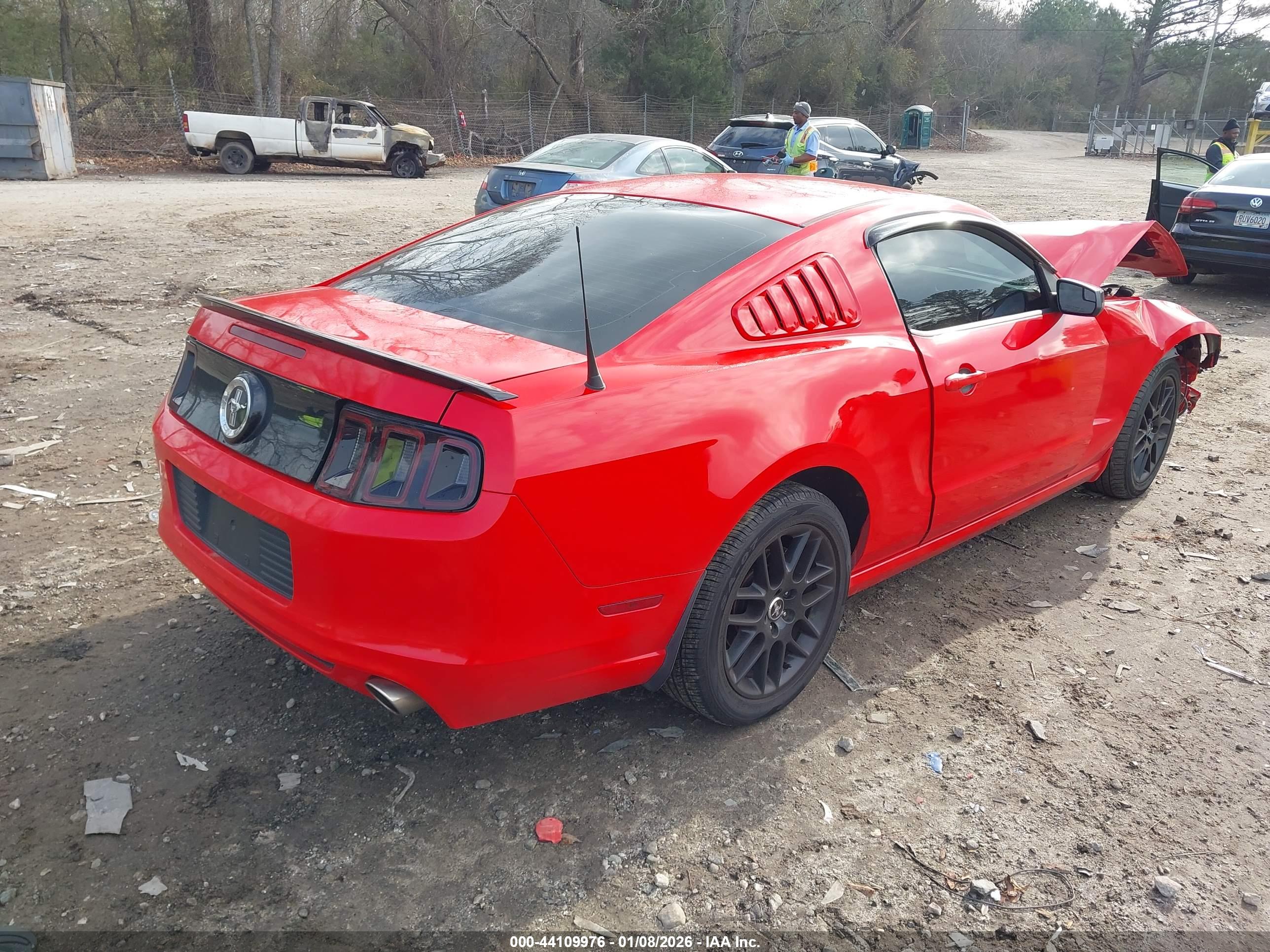 FORD MUSTANG image 4