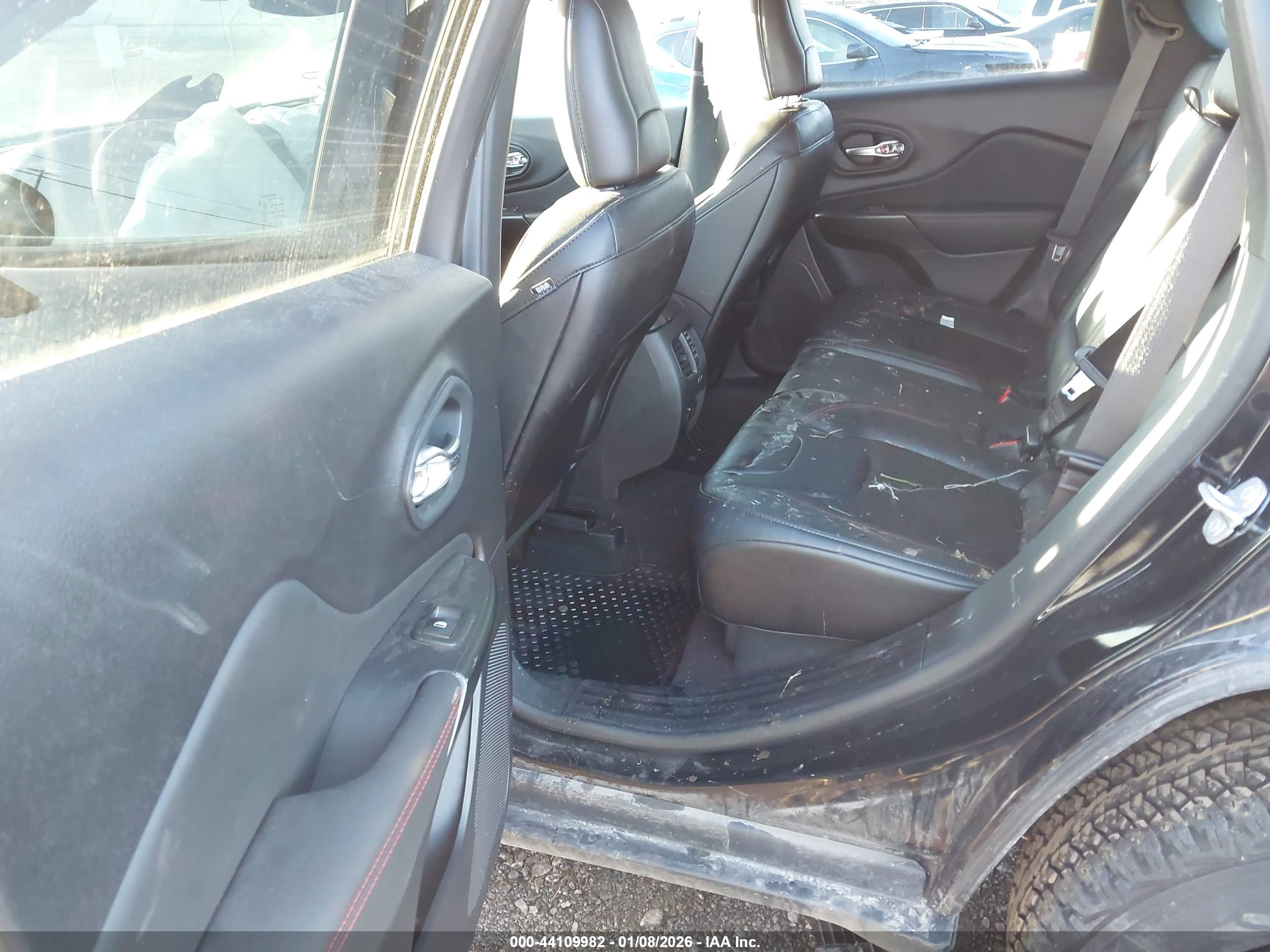 JEEP CHEROKEE image 8