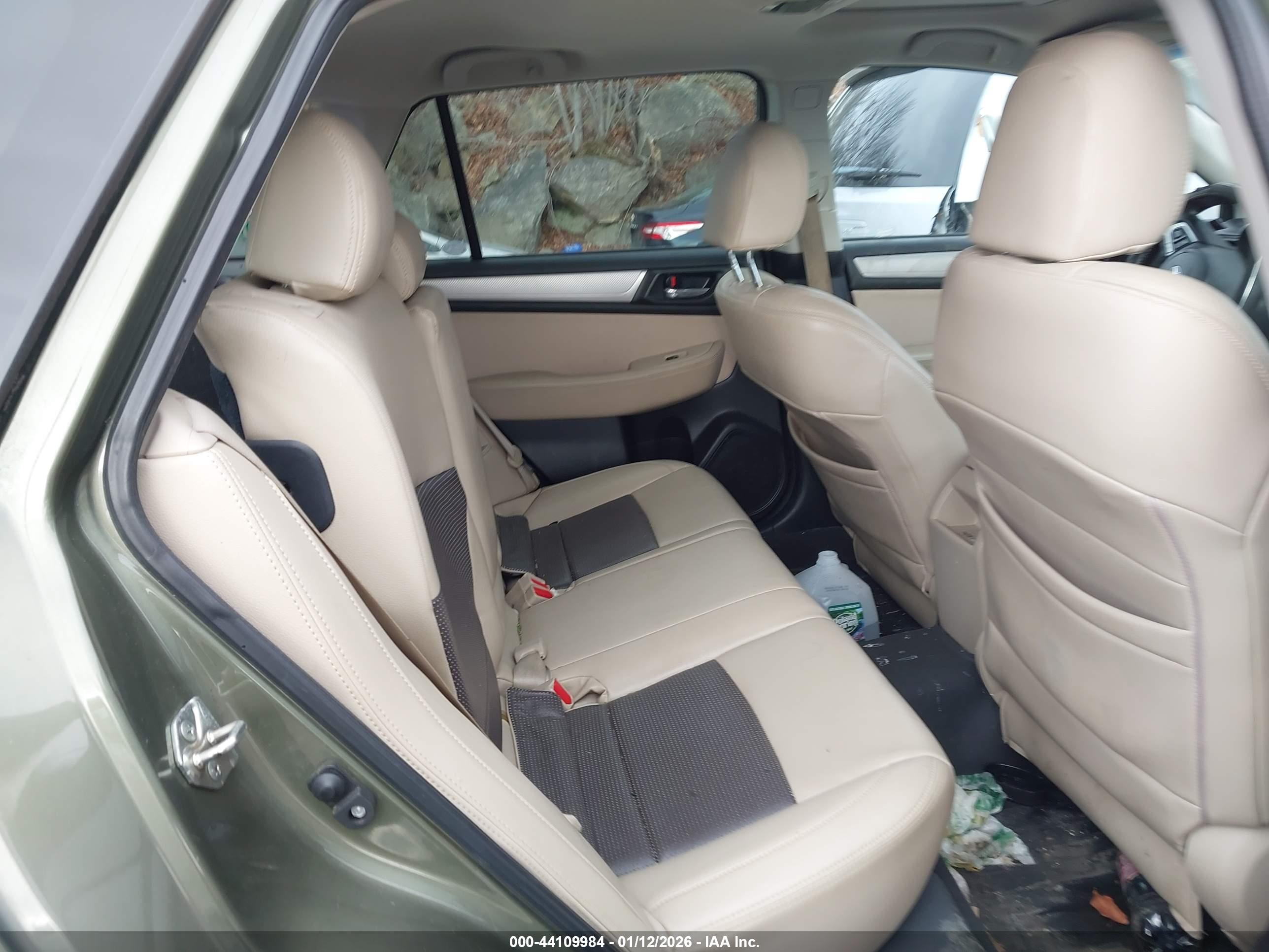 SUBARU OUTBACK image 8