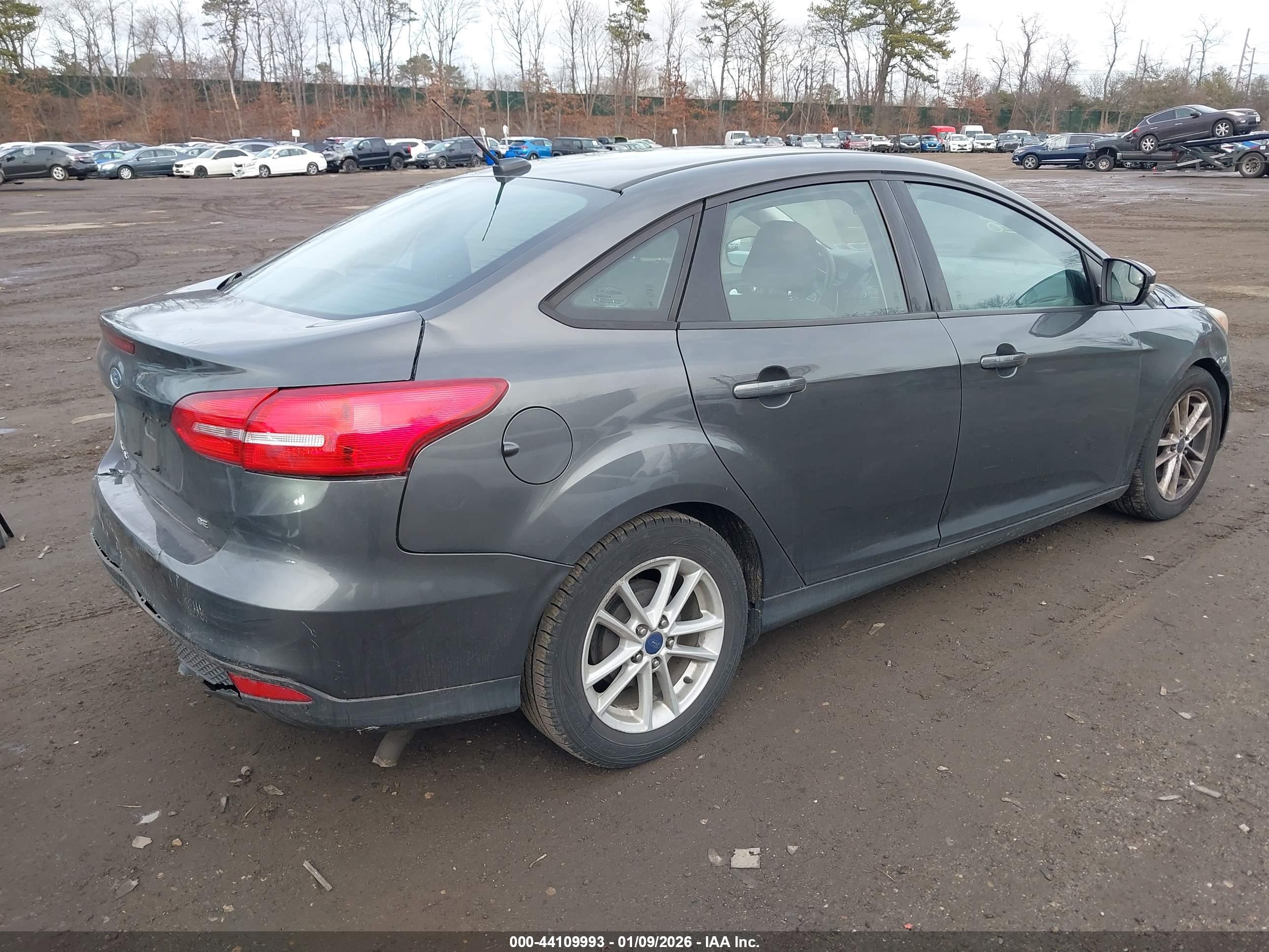FORD FOCUS image 4