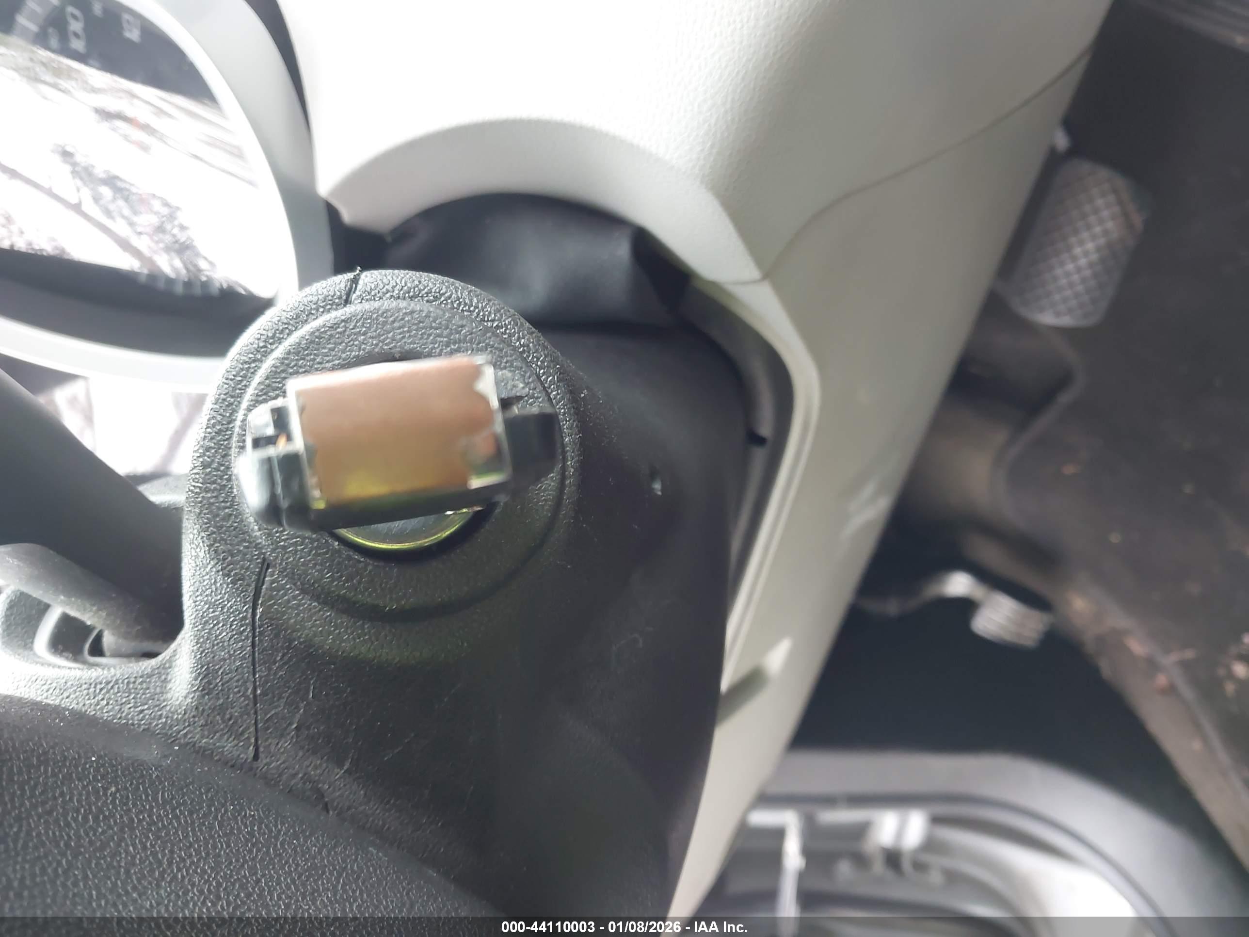 CHEVROLET EQUINOX image 11