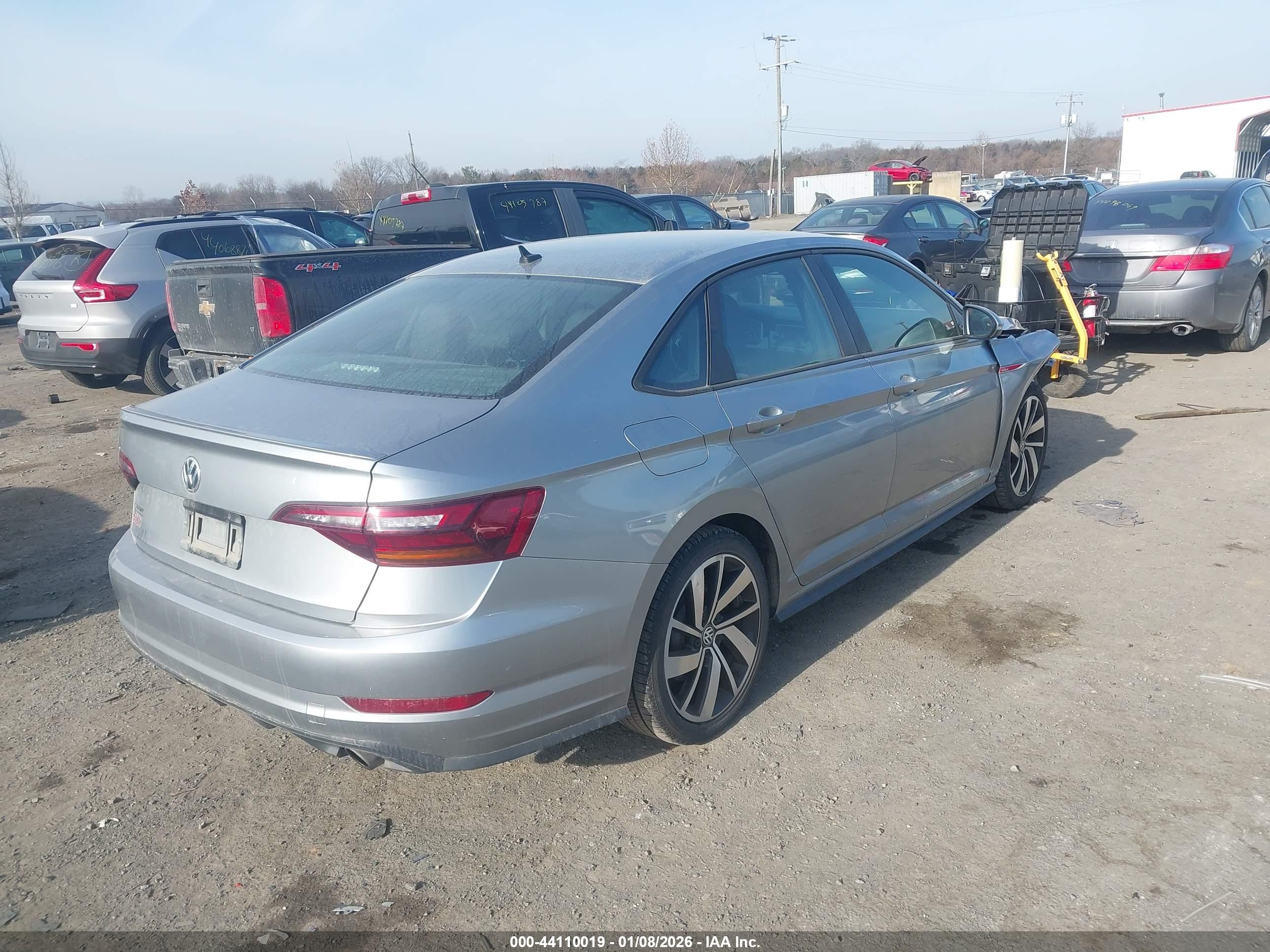 VOLKSWAGEN JETTA image 4