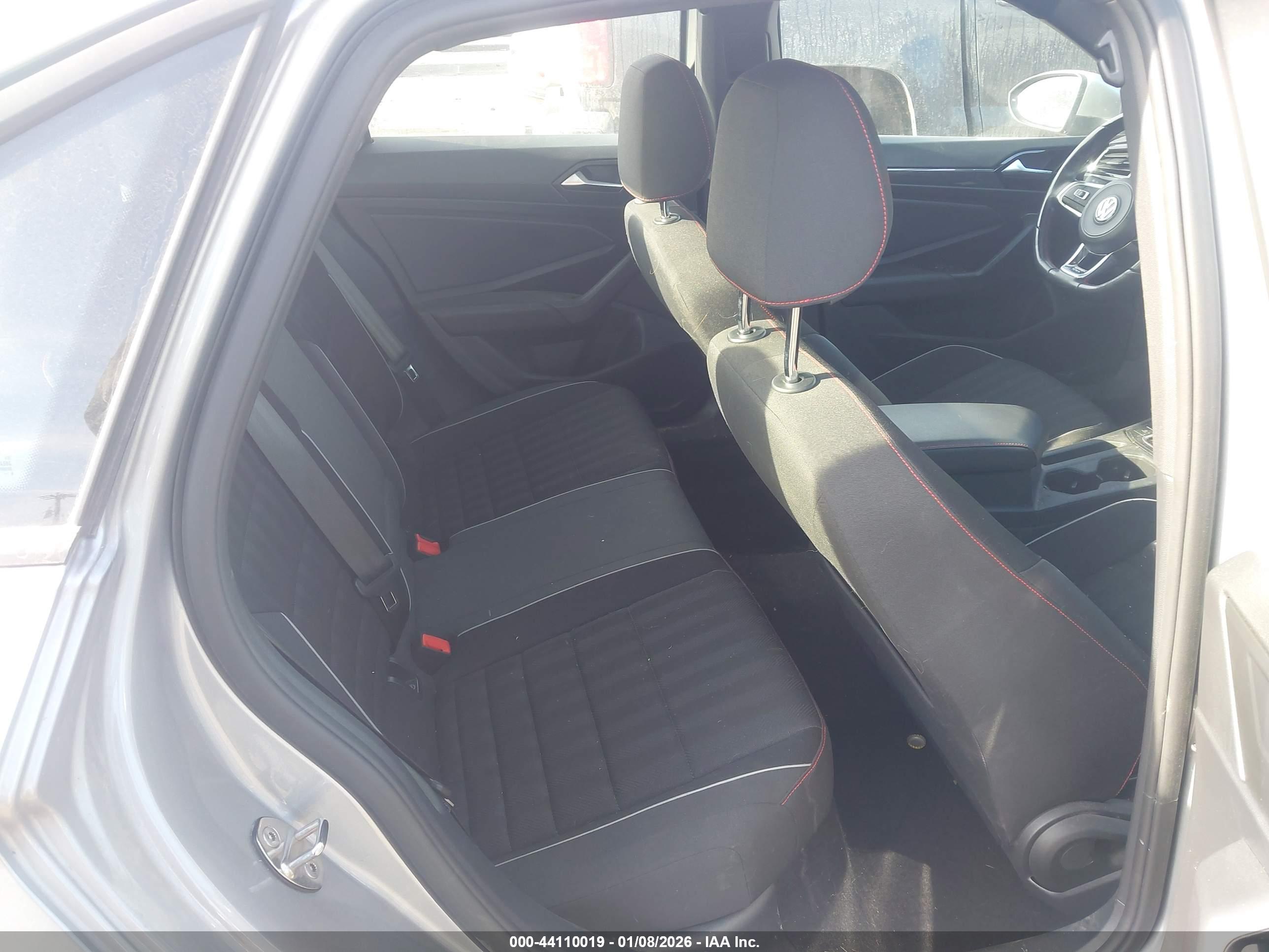VOLKSWAGEN JETTA image 8