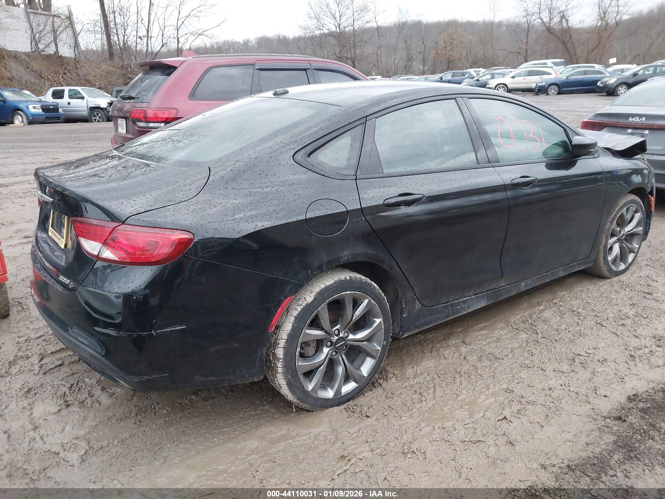 CHRYSLER 200 image 4