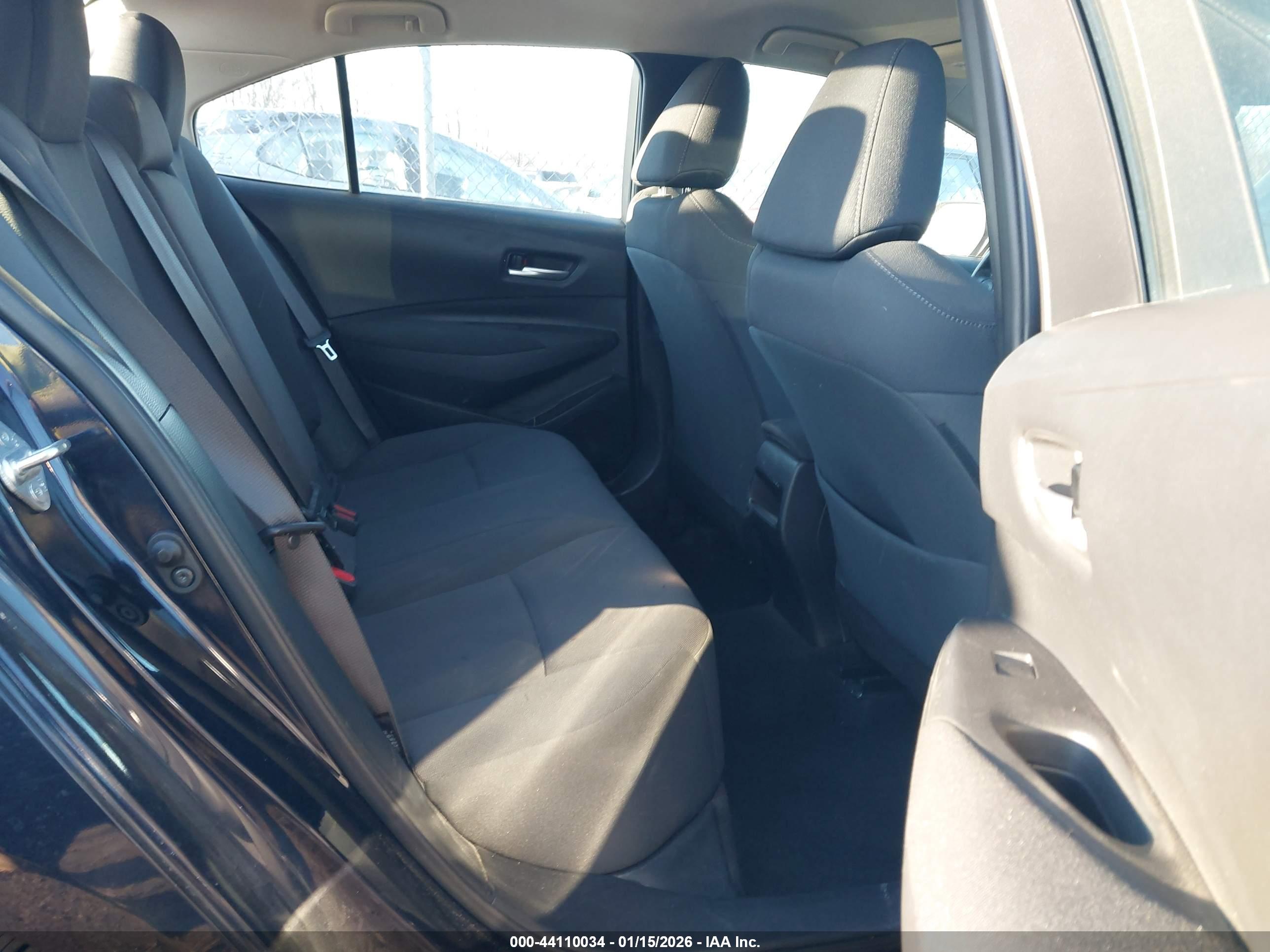 TOYOTA COROLLA image 8