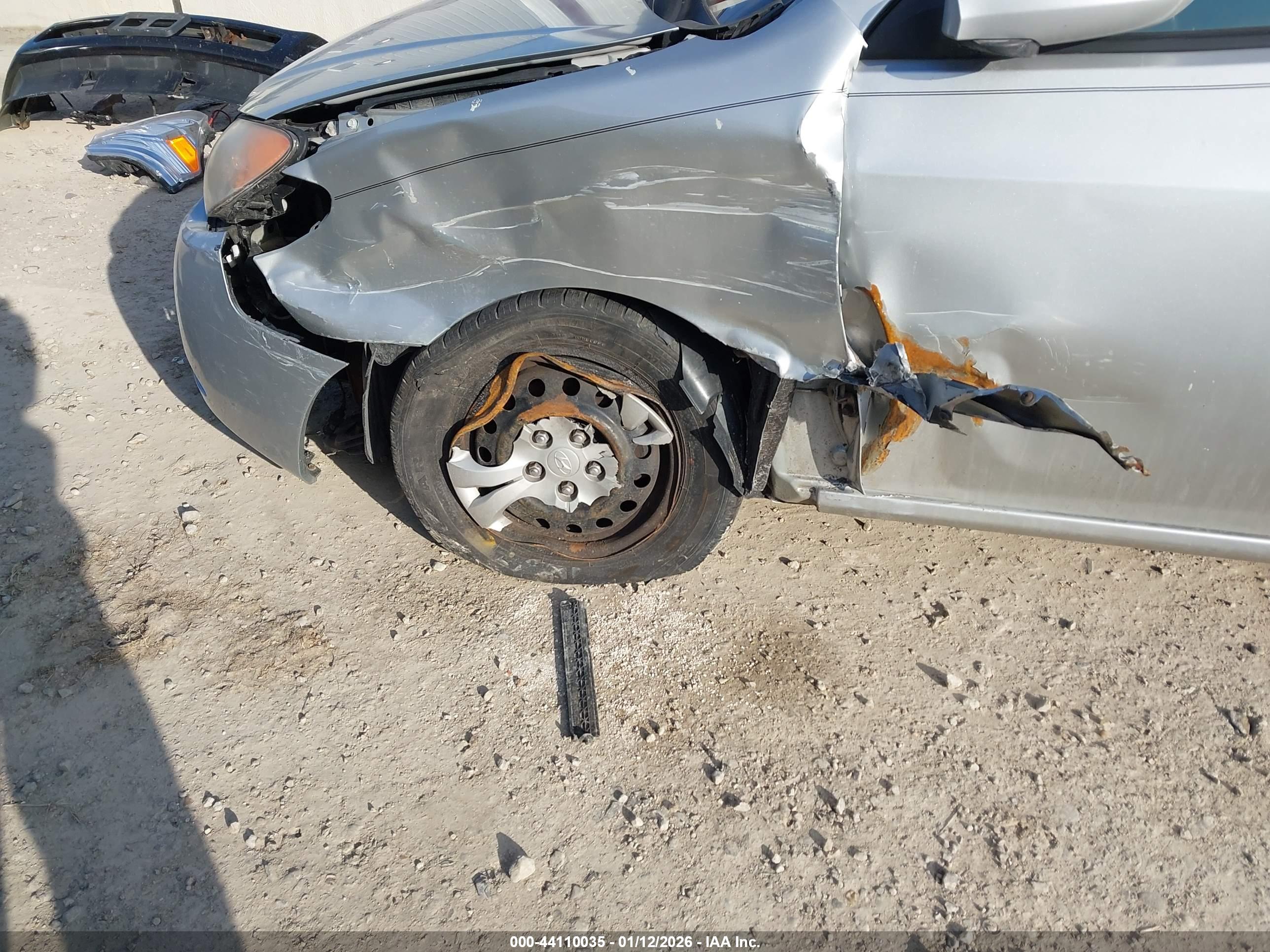 HYUNDAI ELANTRA image 6
