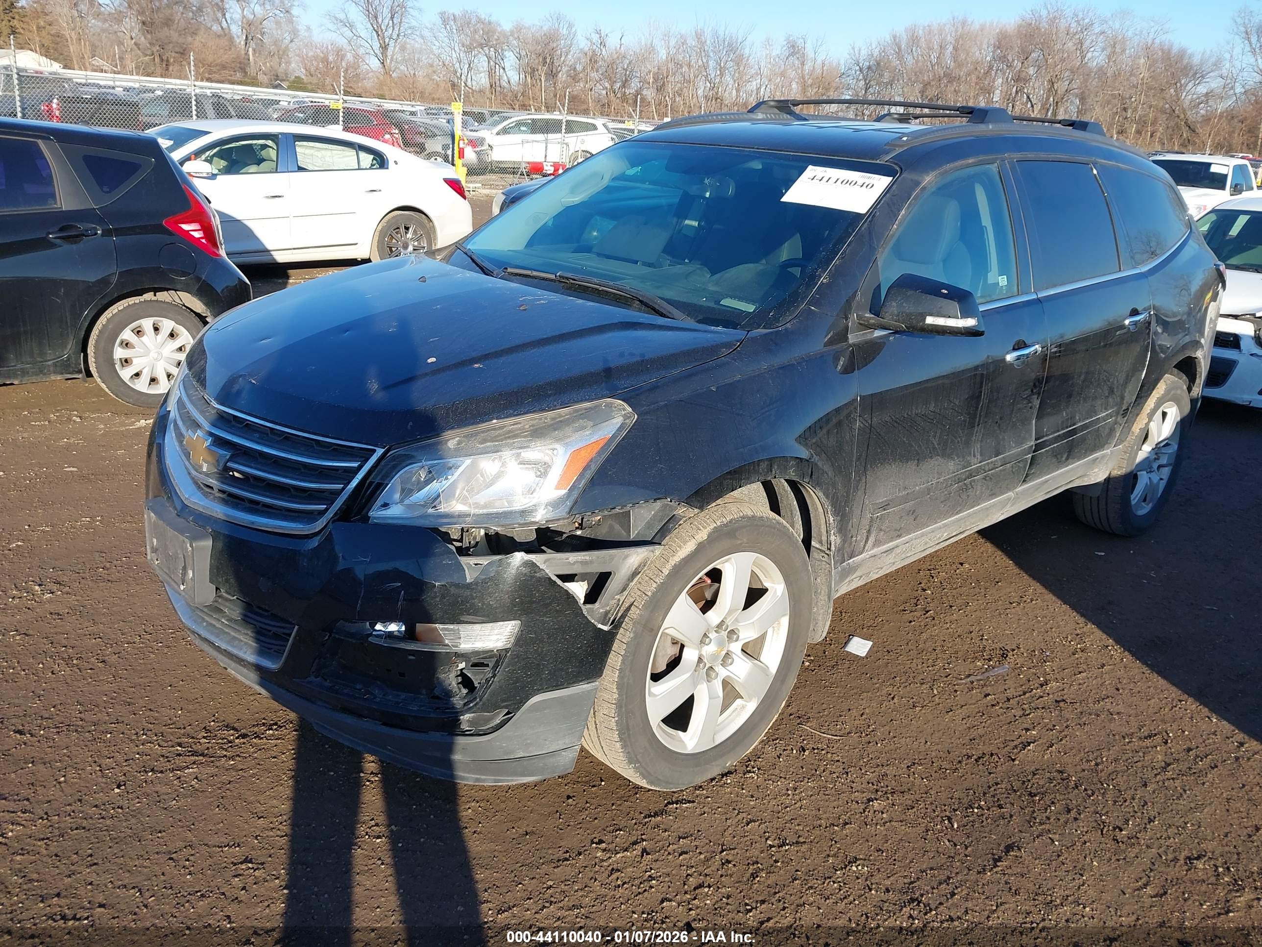 CHEVROLET TRAVERSE image 2