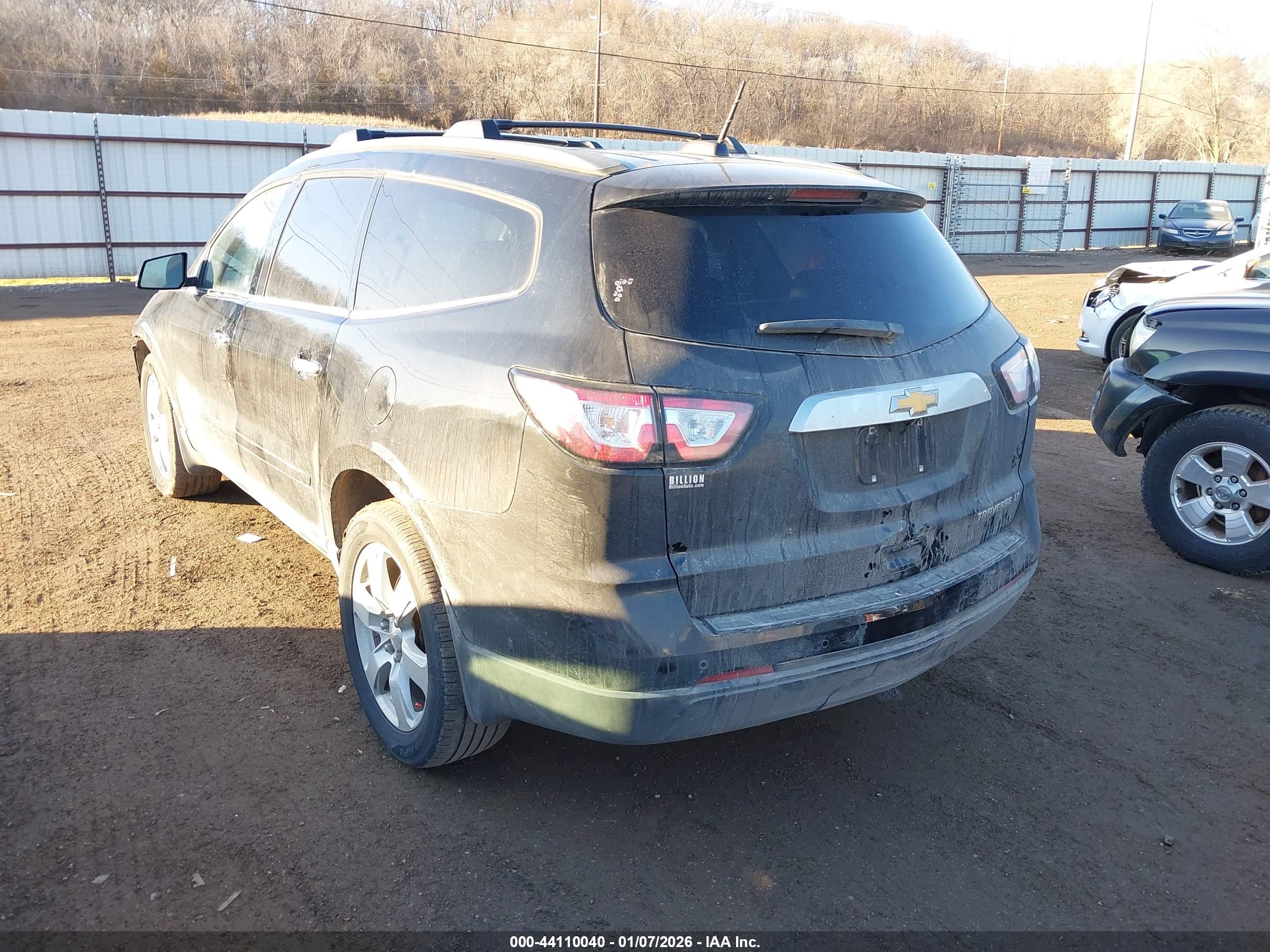 CHEVROLET TRAVERSE image 3