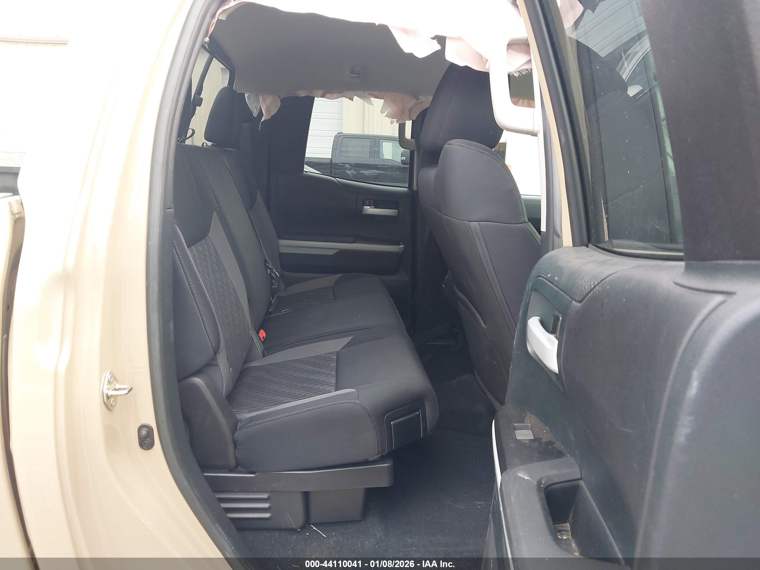 TOYOTA TUNDRA image 8