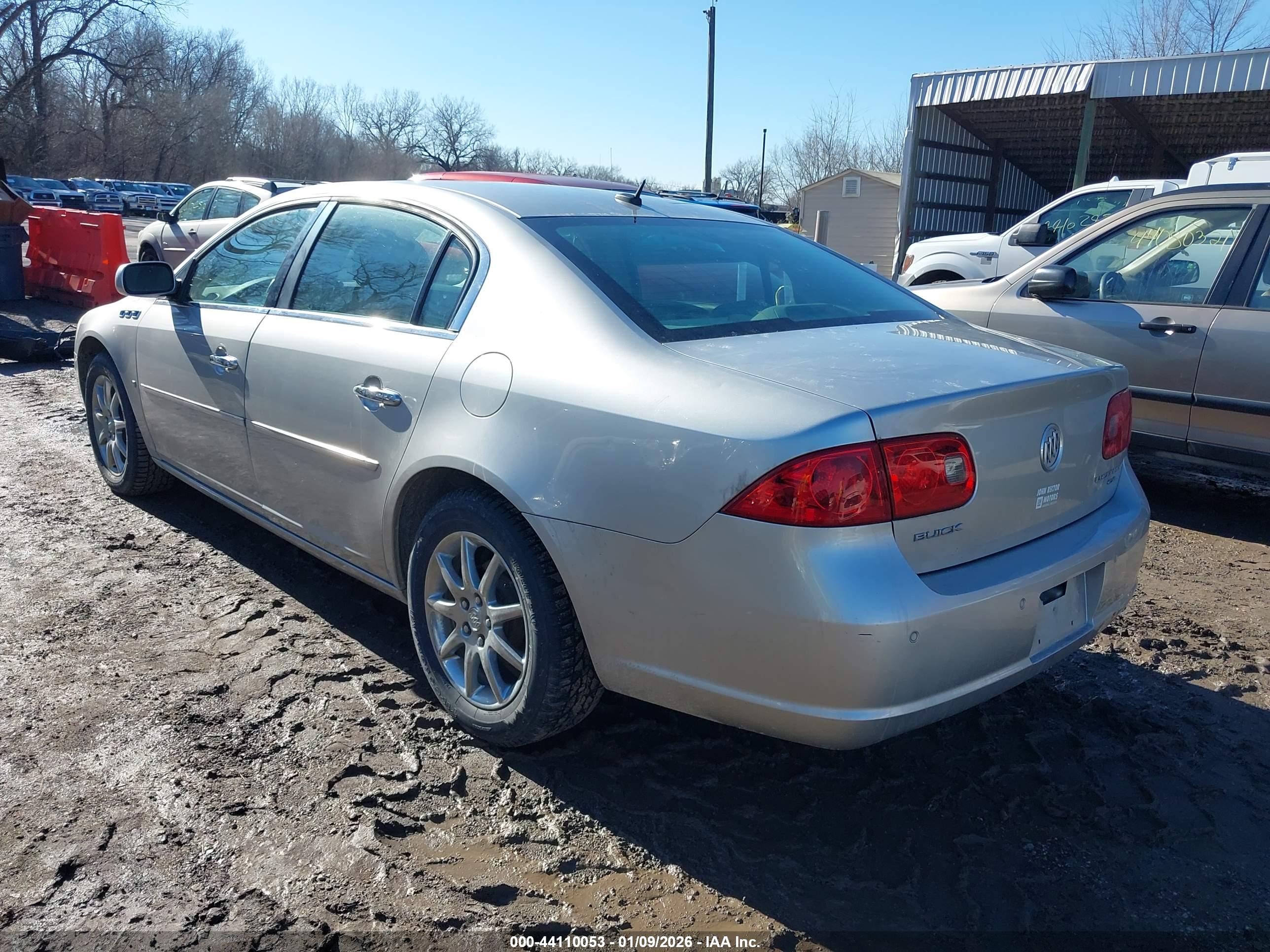 BUICK LUCERNE image 3