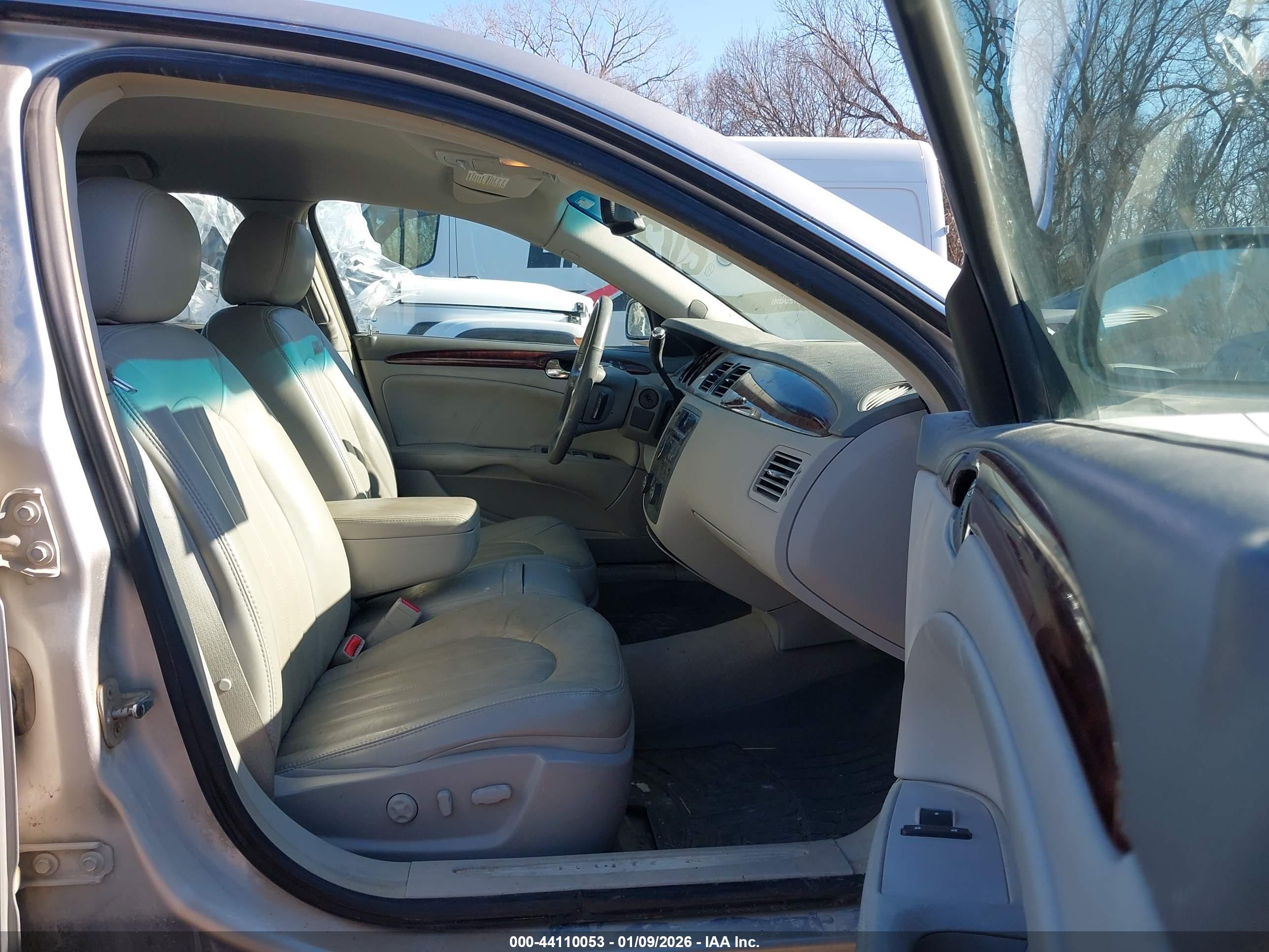 BUICK LUCERNE image 5