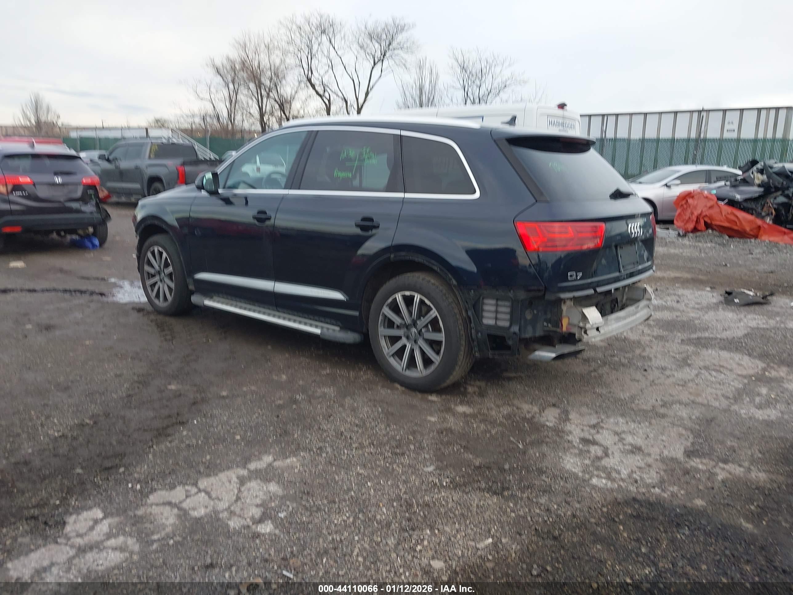 AUDI Q7 image 3