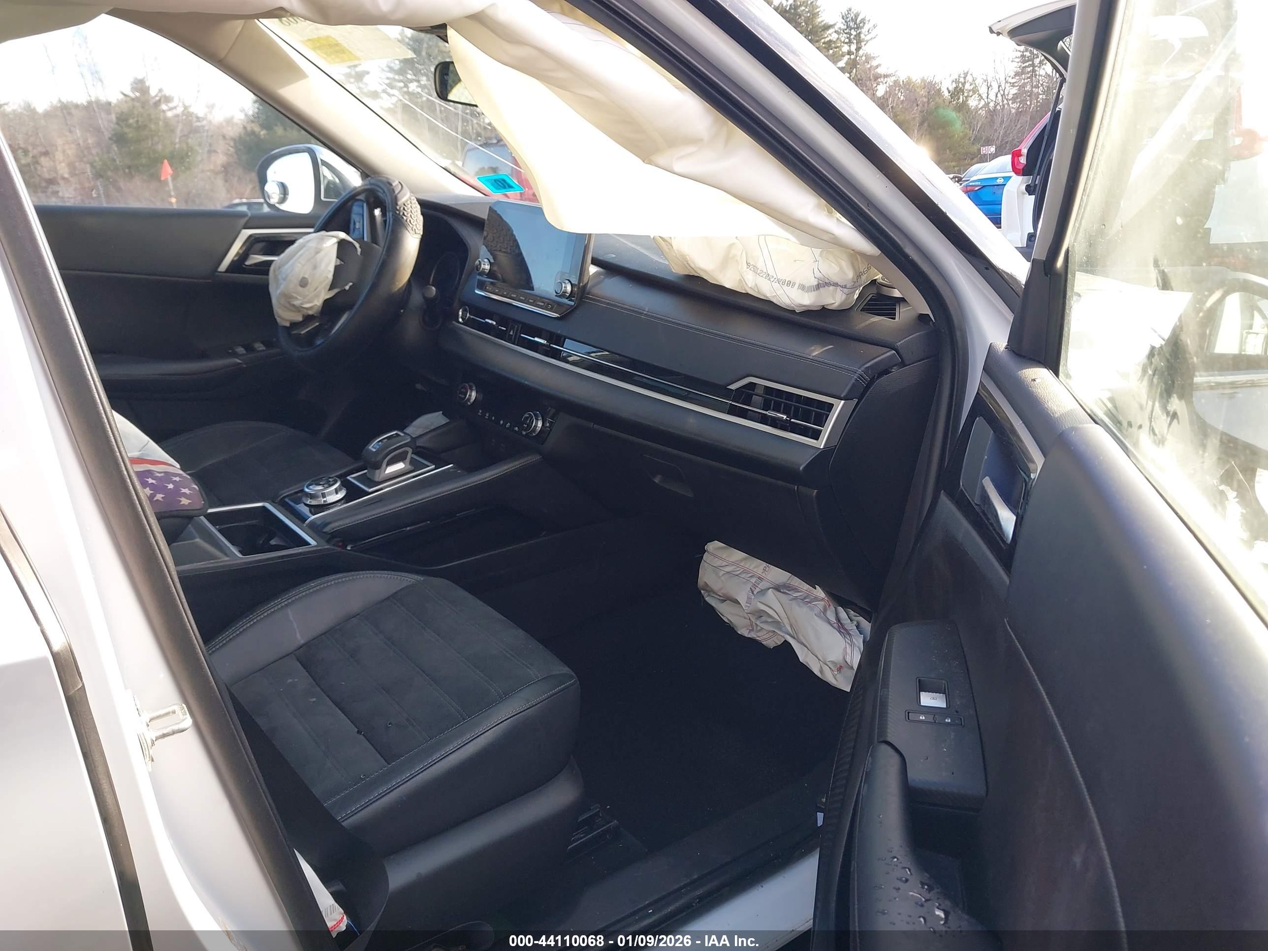 MITSUBISHI OUTLANDER image 5