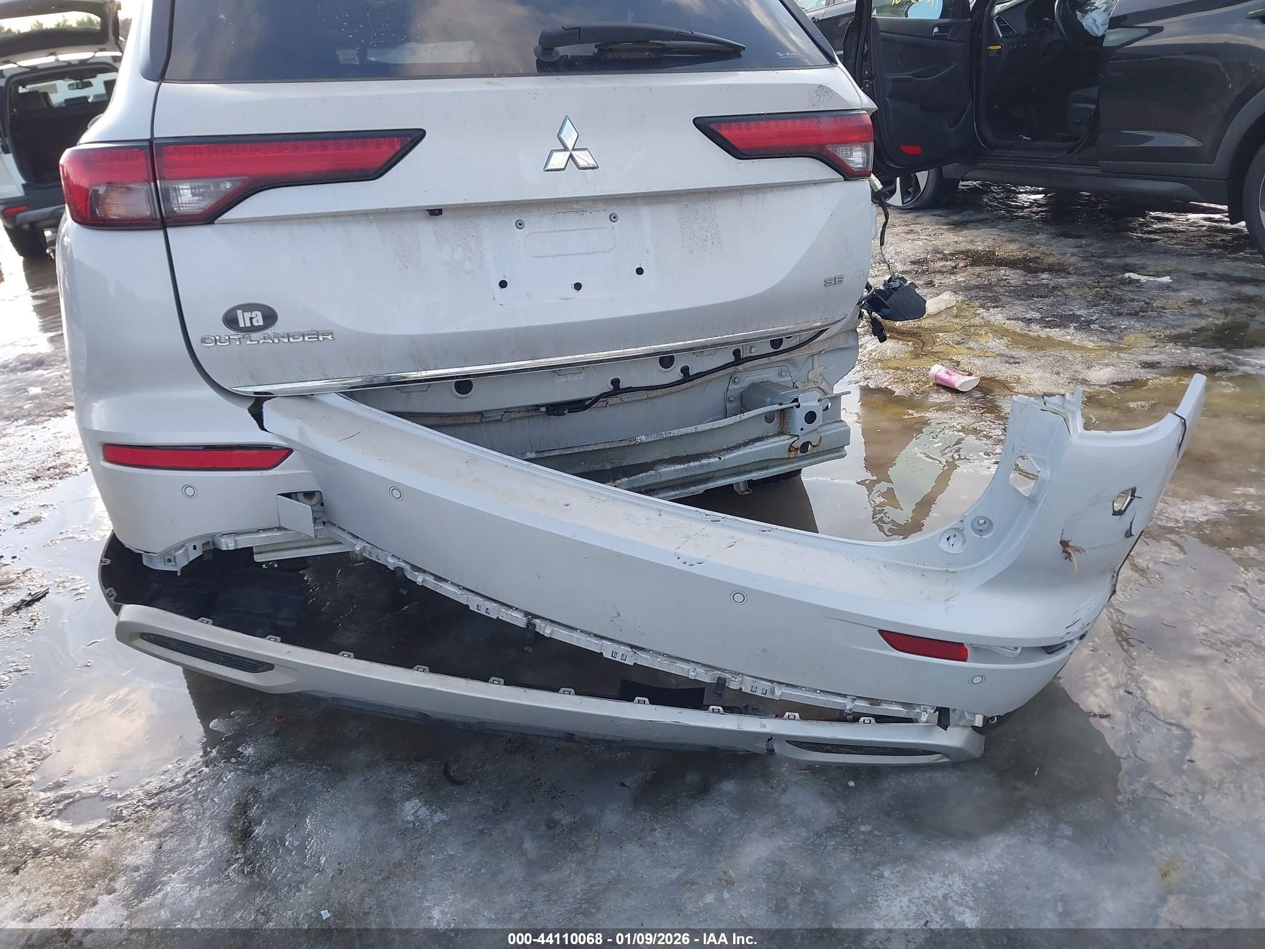 MITSUBISHI OUTLANDER image 6