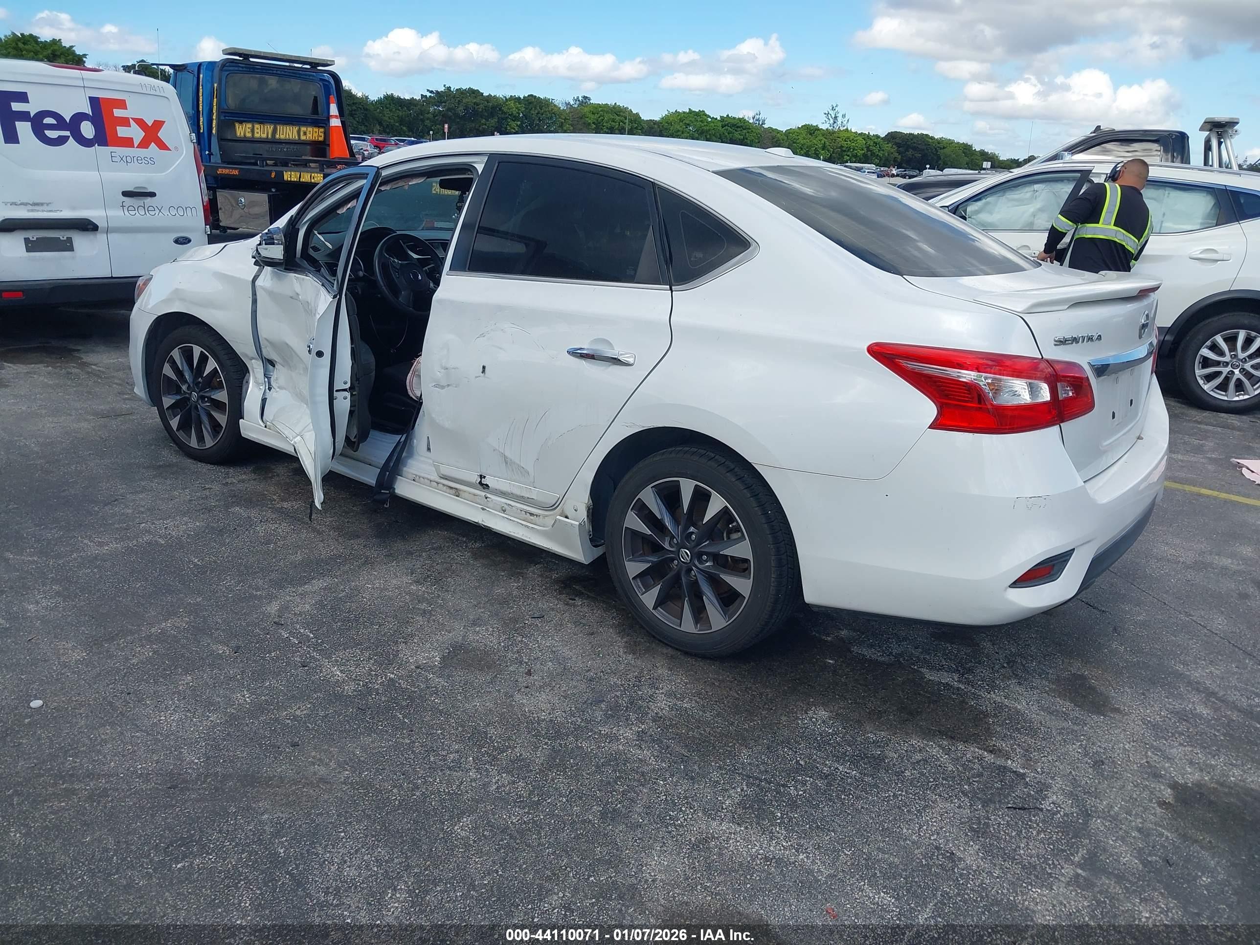 NISSAN SENTRA image 3