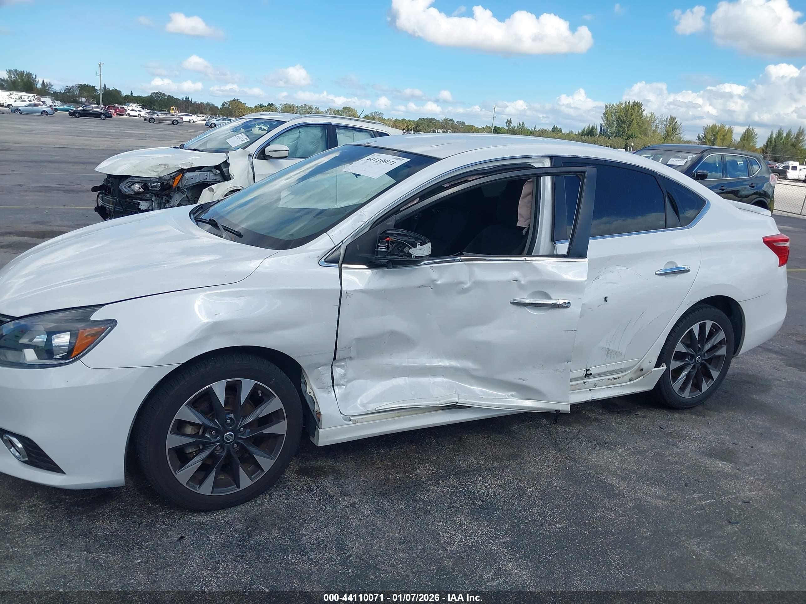 NISSAN SENTRA image 6
