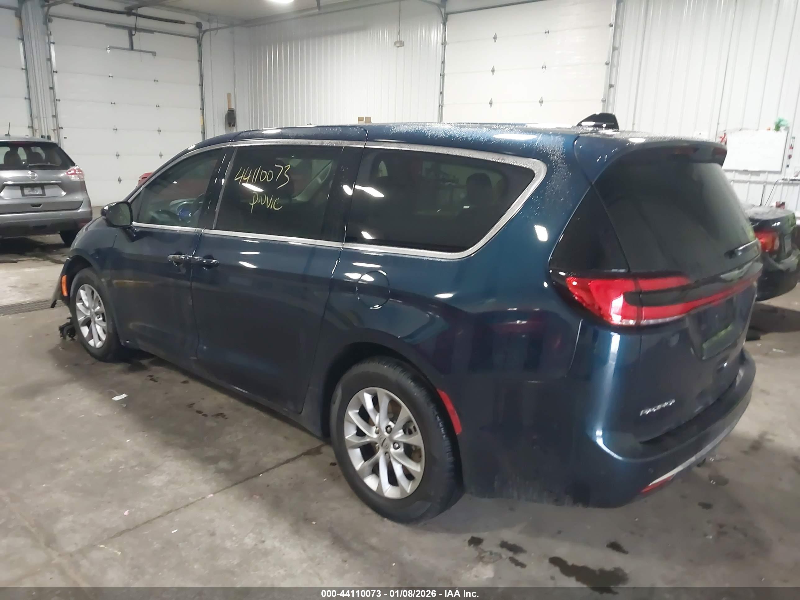 CHRYSLER PACIFICA image 3