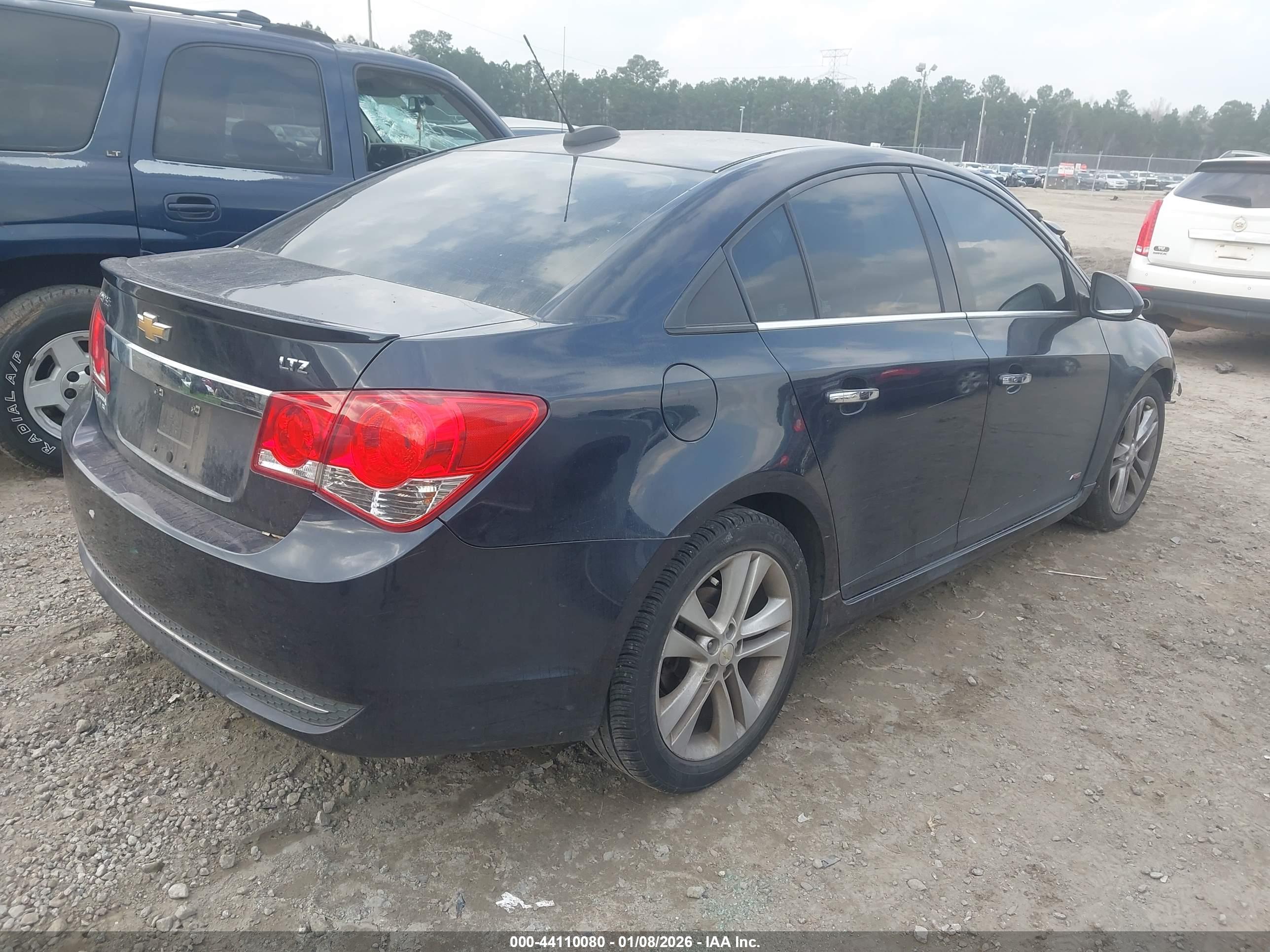 CHEVROLET CRUZE image 4