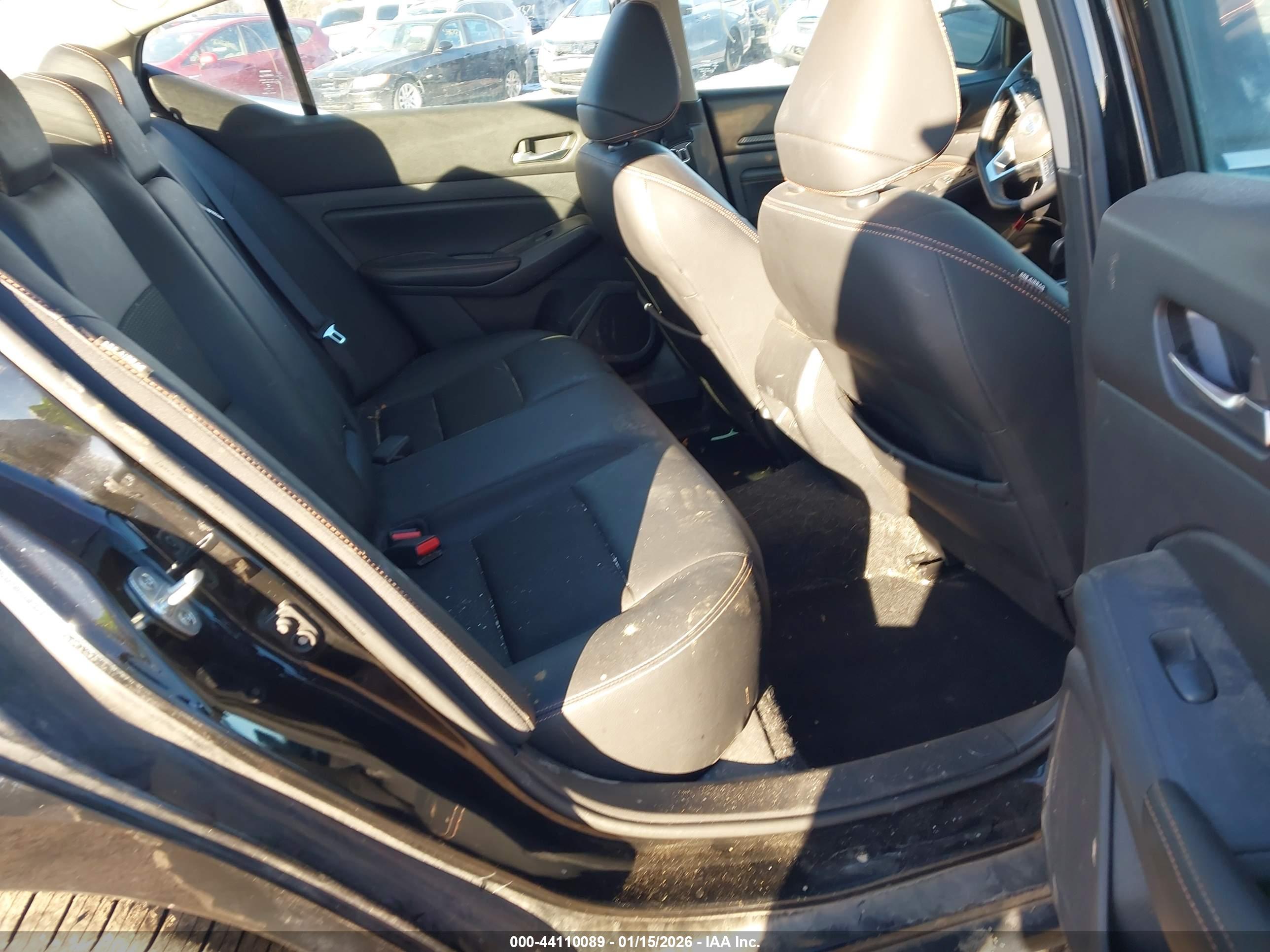 NISSAN ALTIMA image 8