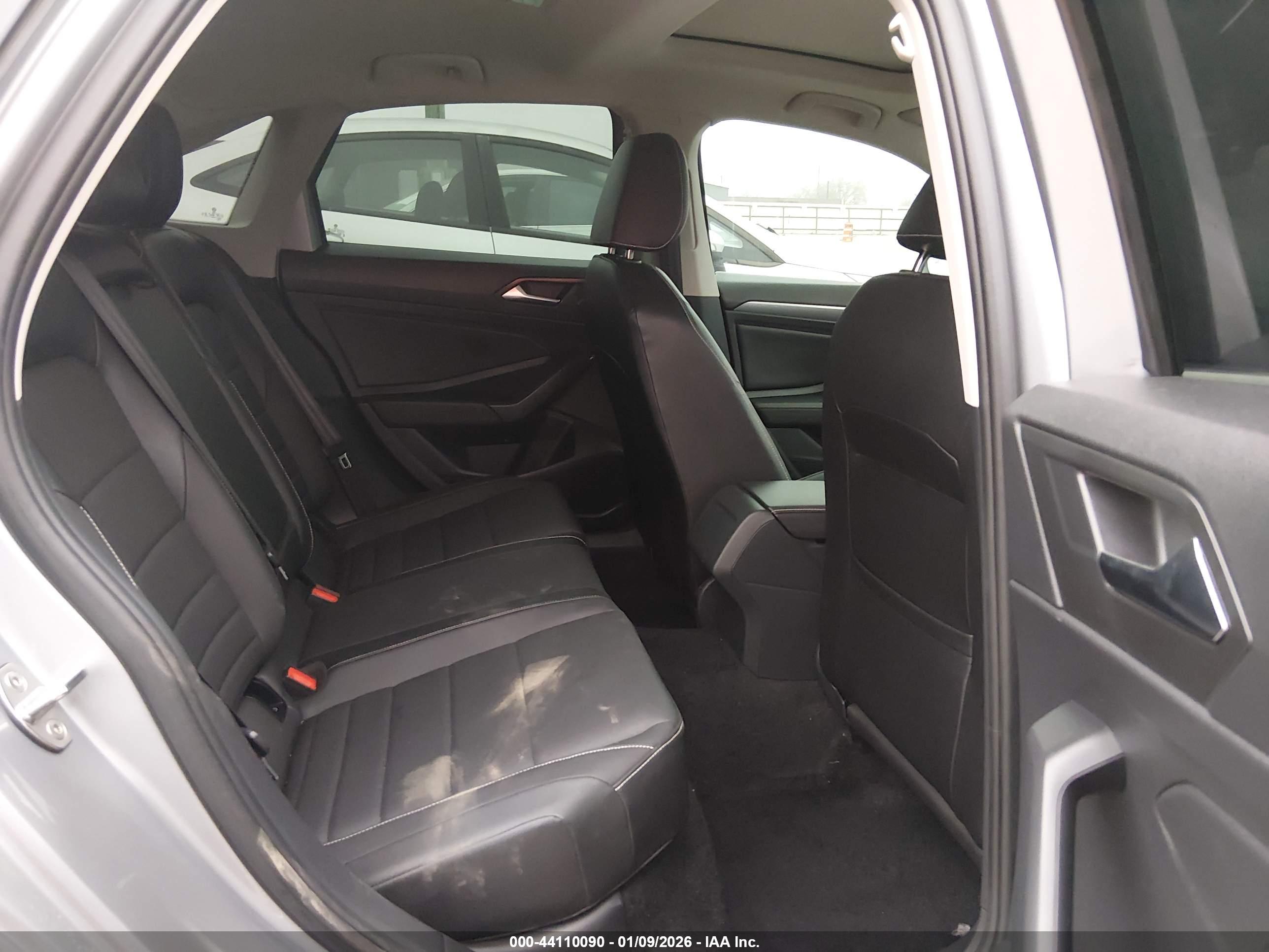 VOLKSWAGEN JETTA image 8