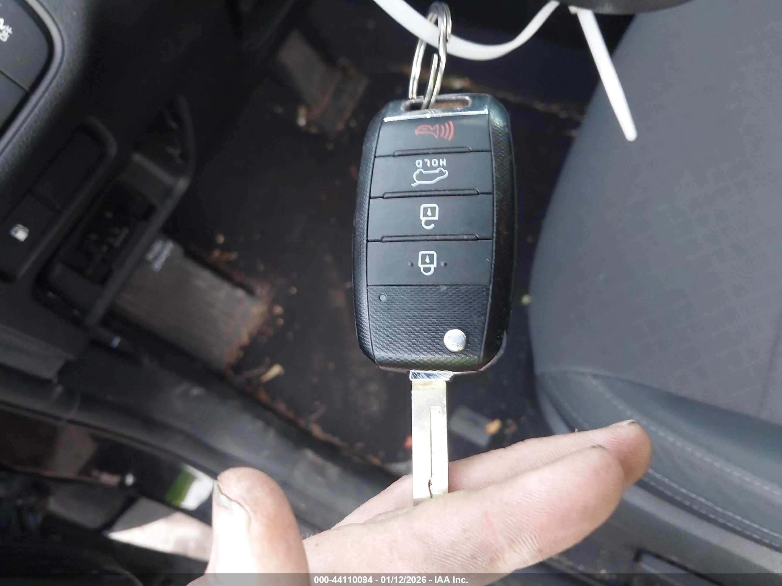 KIA SORENTO image 11