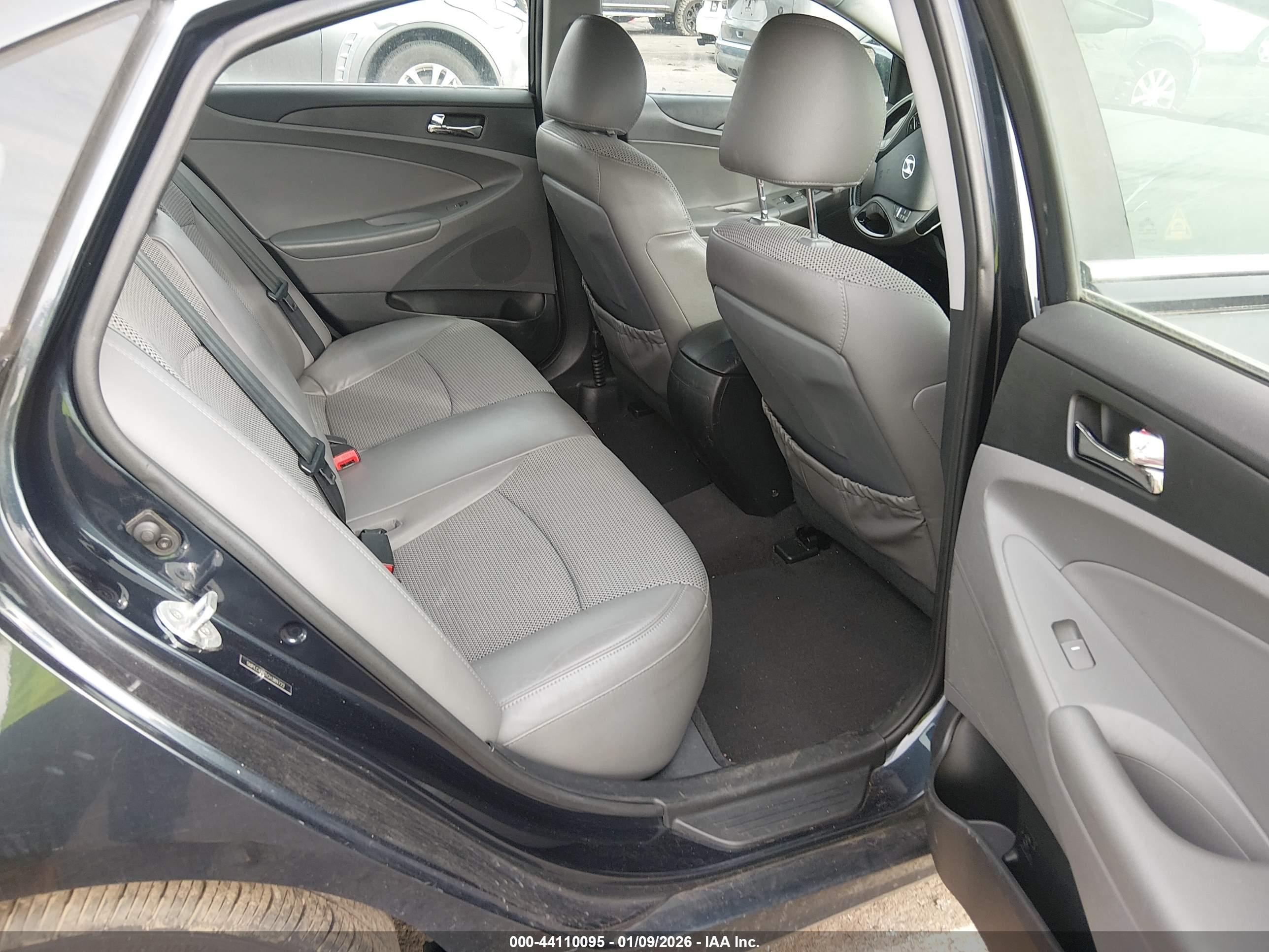 HYUNDAI SONATA image 8