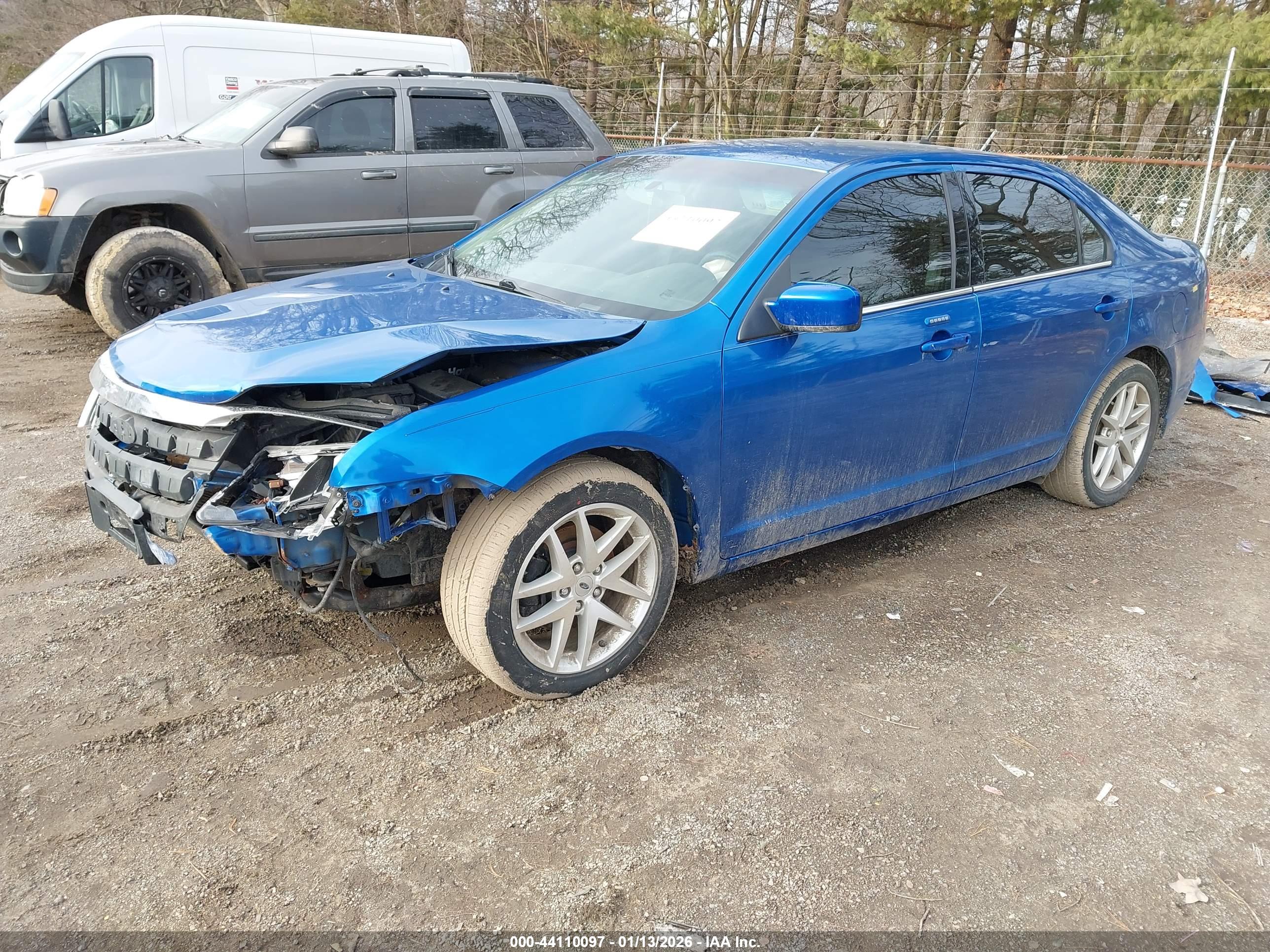 FORD FUSION image 2