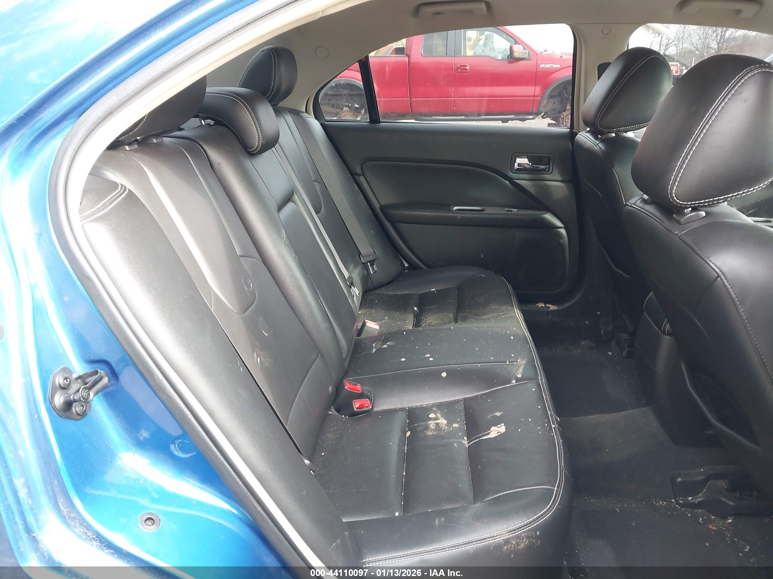 FORD FUSION image 8