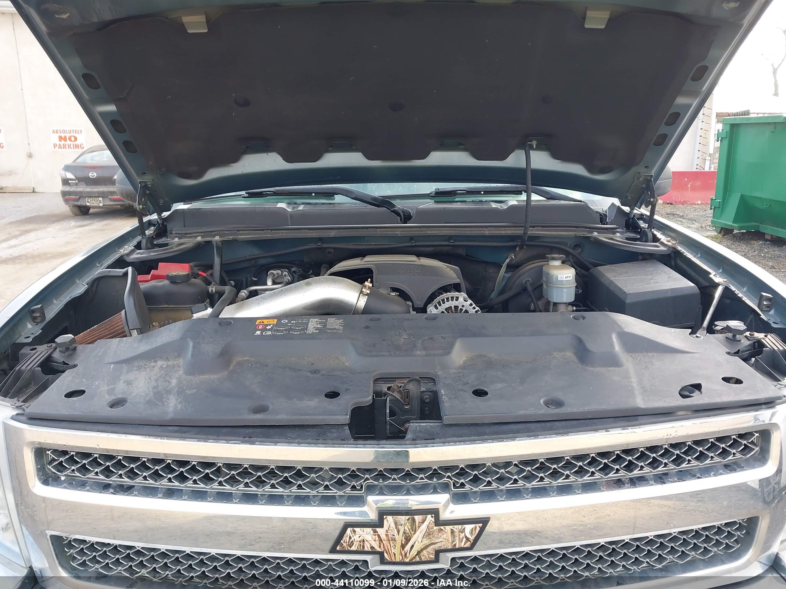 CHEVROLET SILVERADO image 10