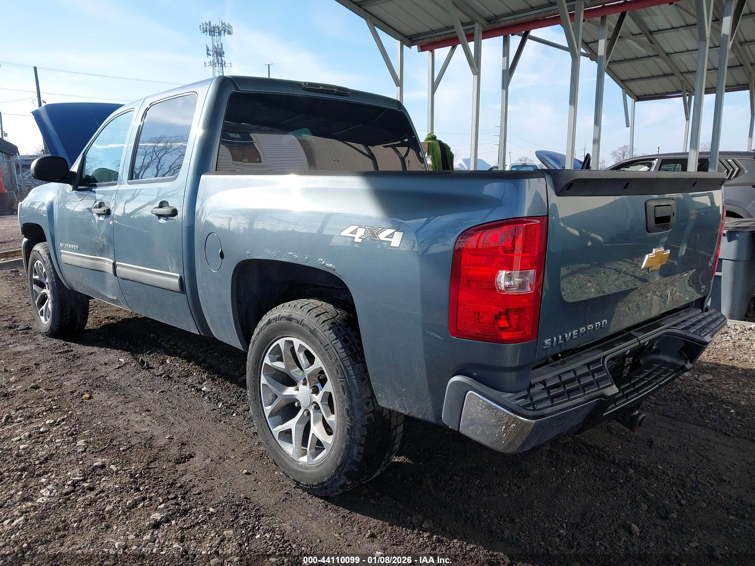 CHEVROLET SILVERADO image 6