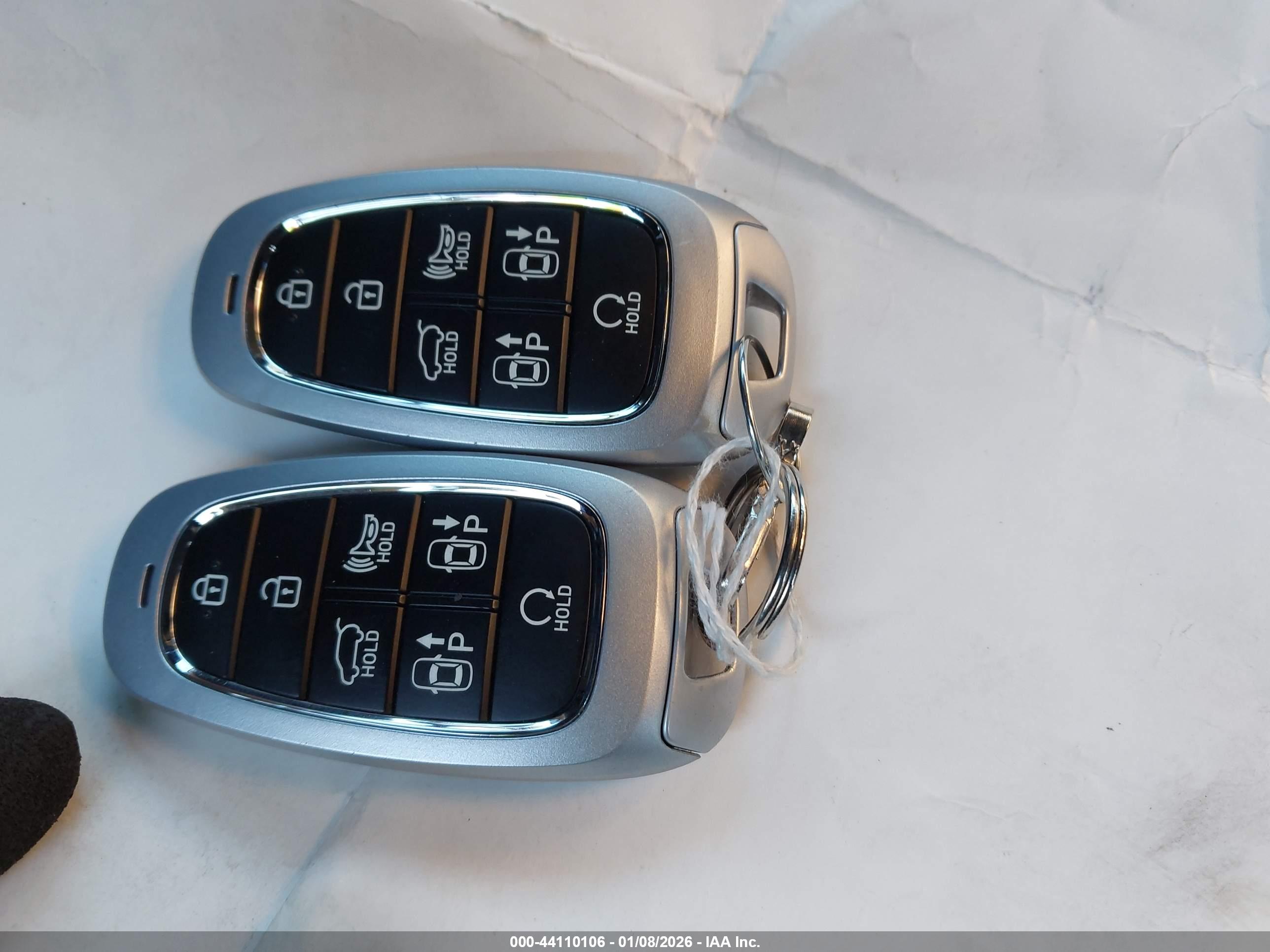HYUNDAI SANTA image 11