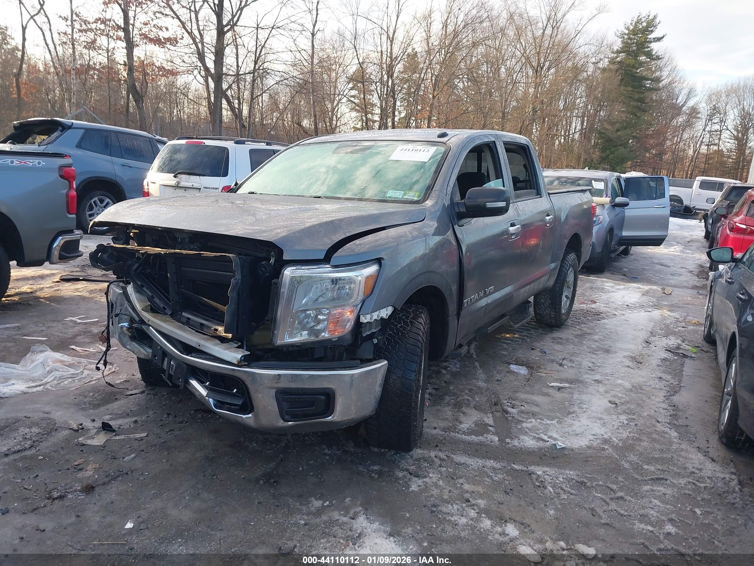NISSAN TITAN image 2