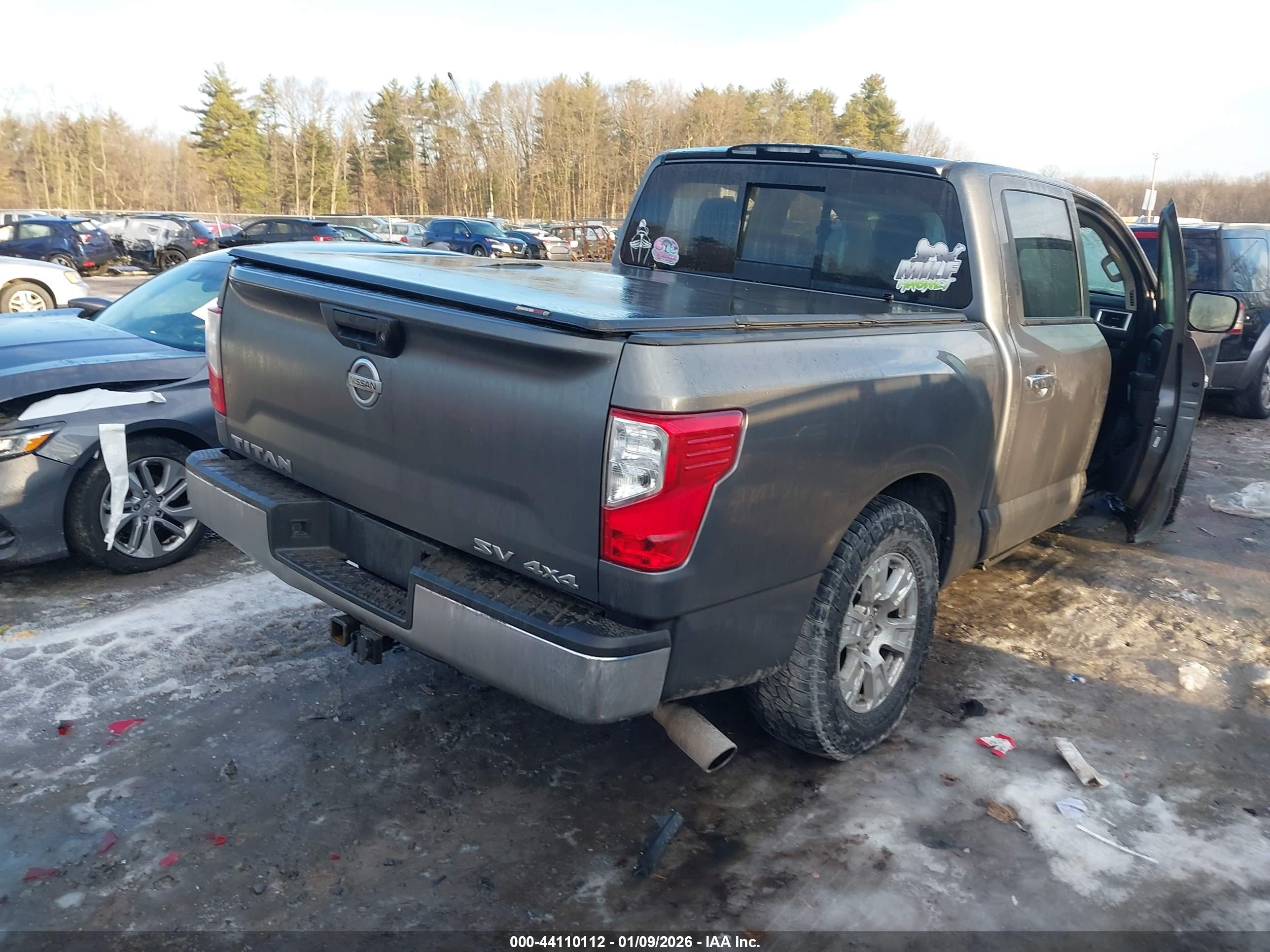 NISSAN TITAN image 4