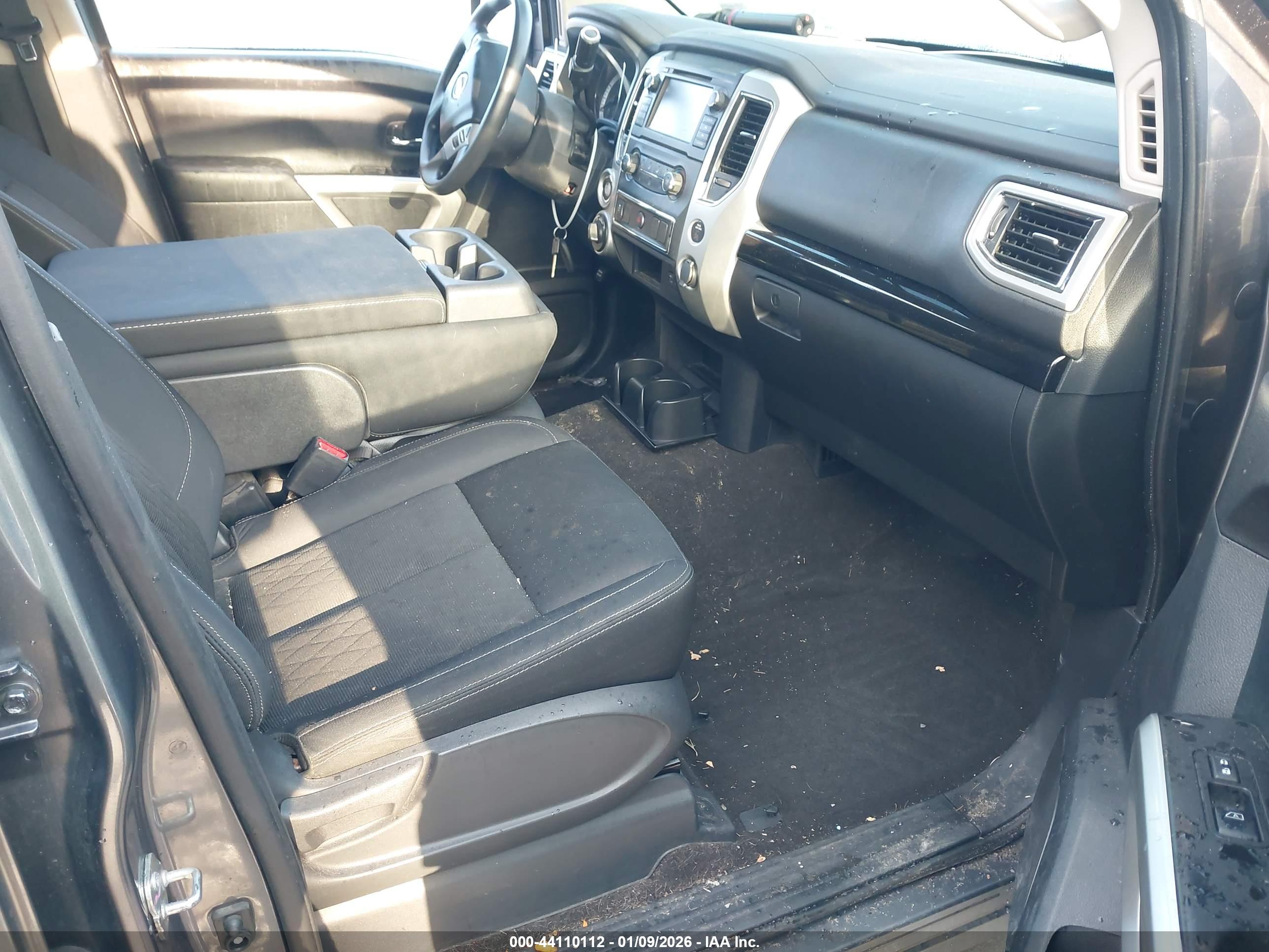 NISSAN TITAN image 5