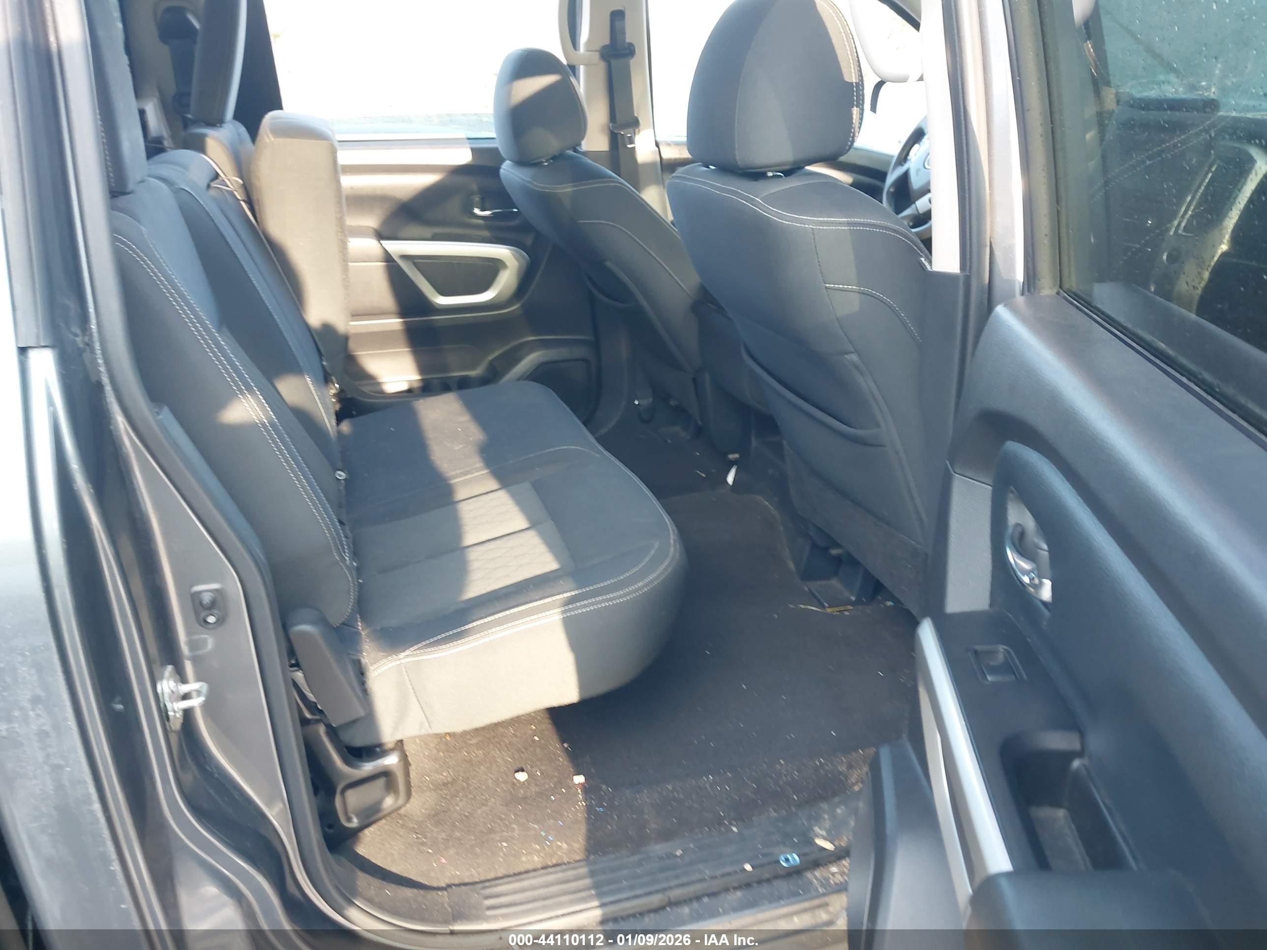 NISSAN TITAN image 8