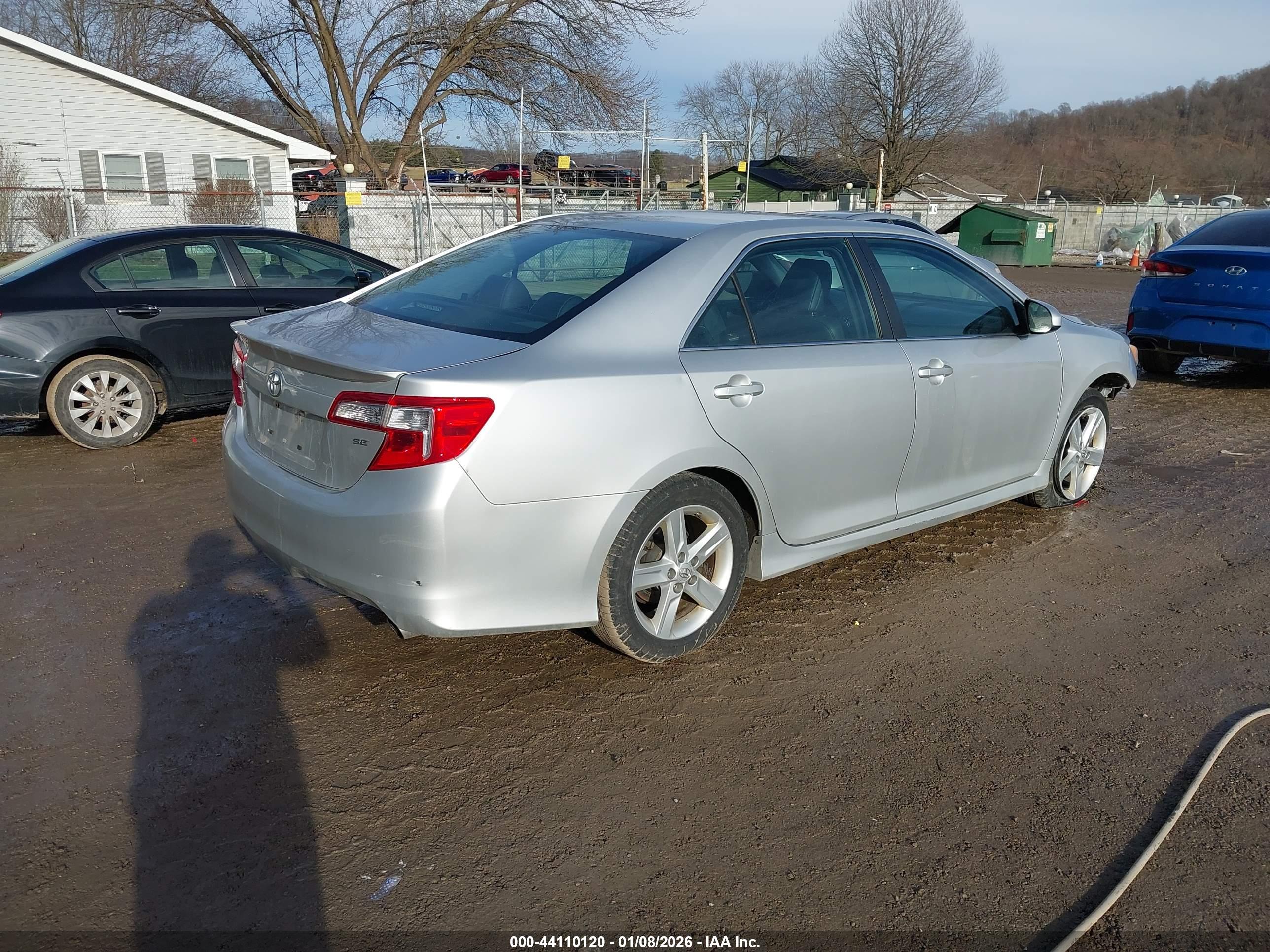 TOYOTA CAMRY image 4