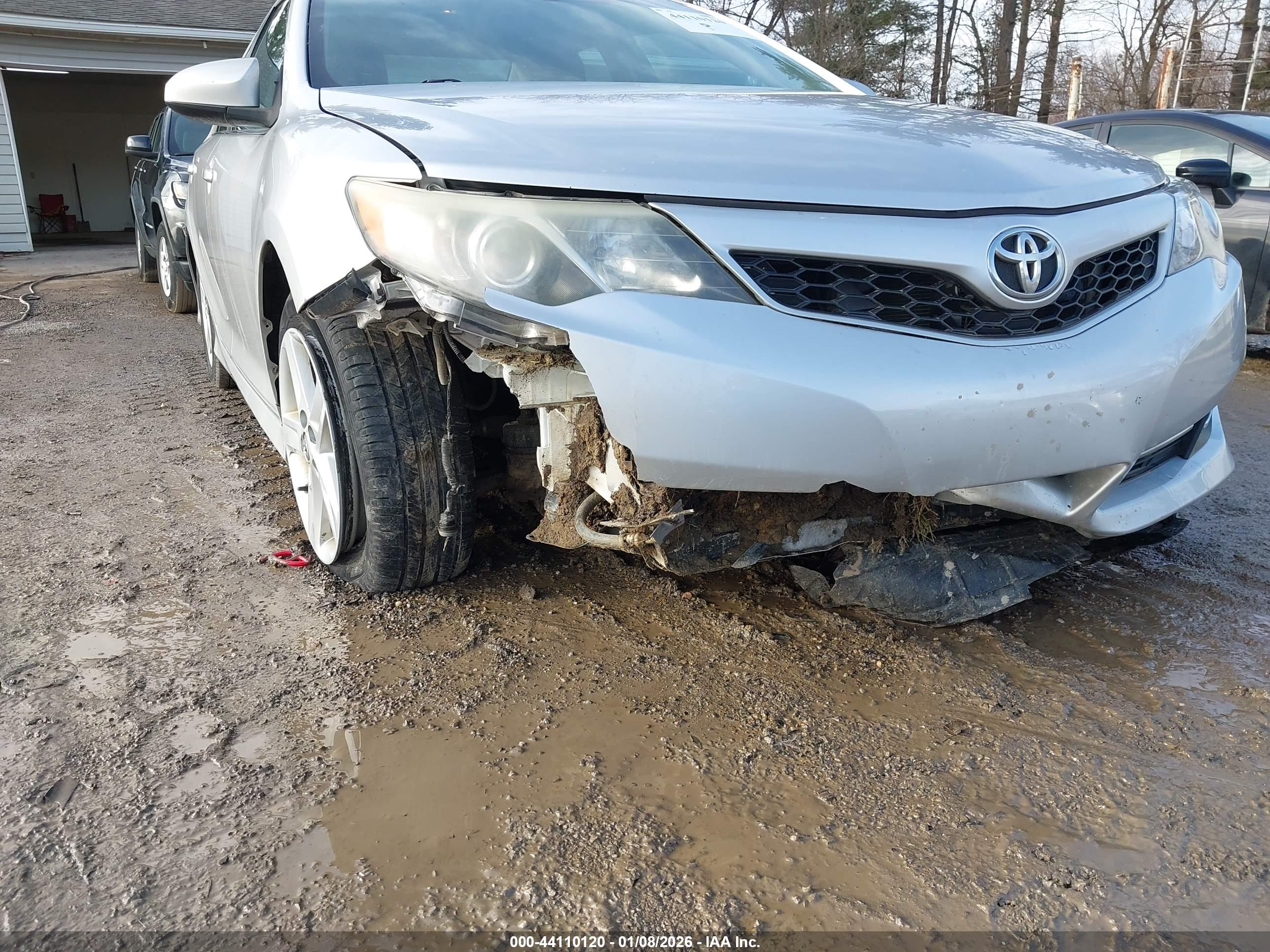 TOYOTA CAMRY image 6