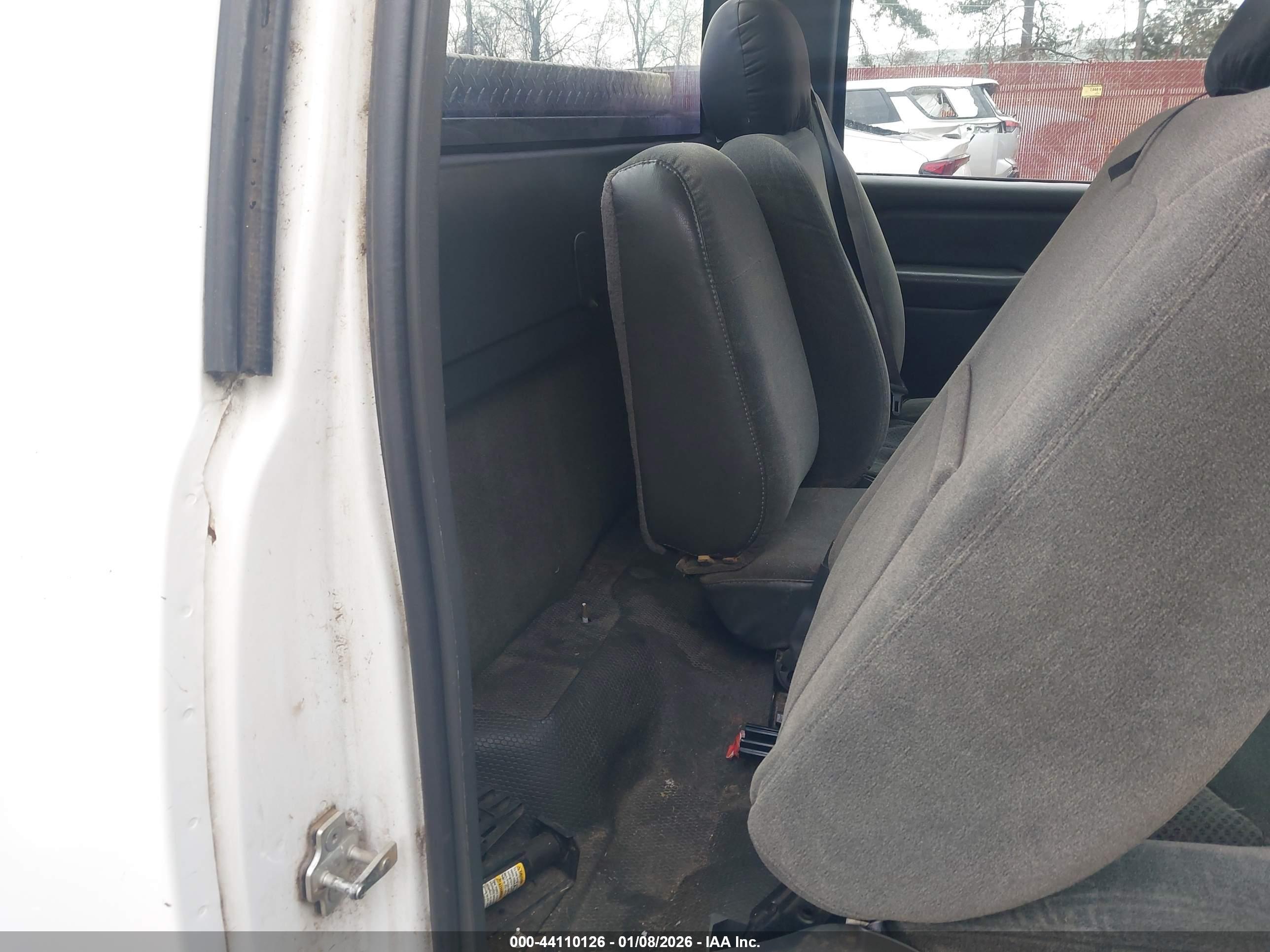 GMC SIERRA image 8