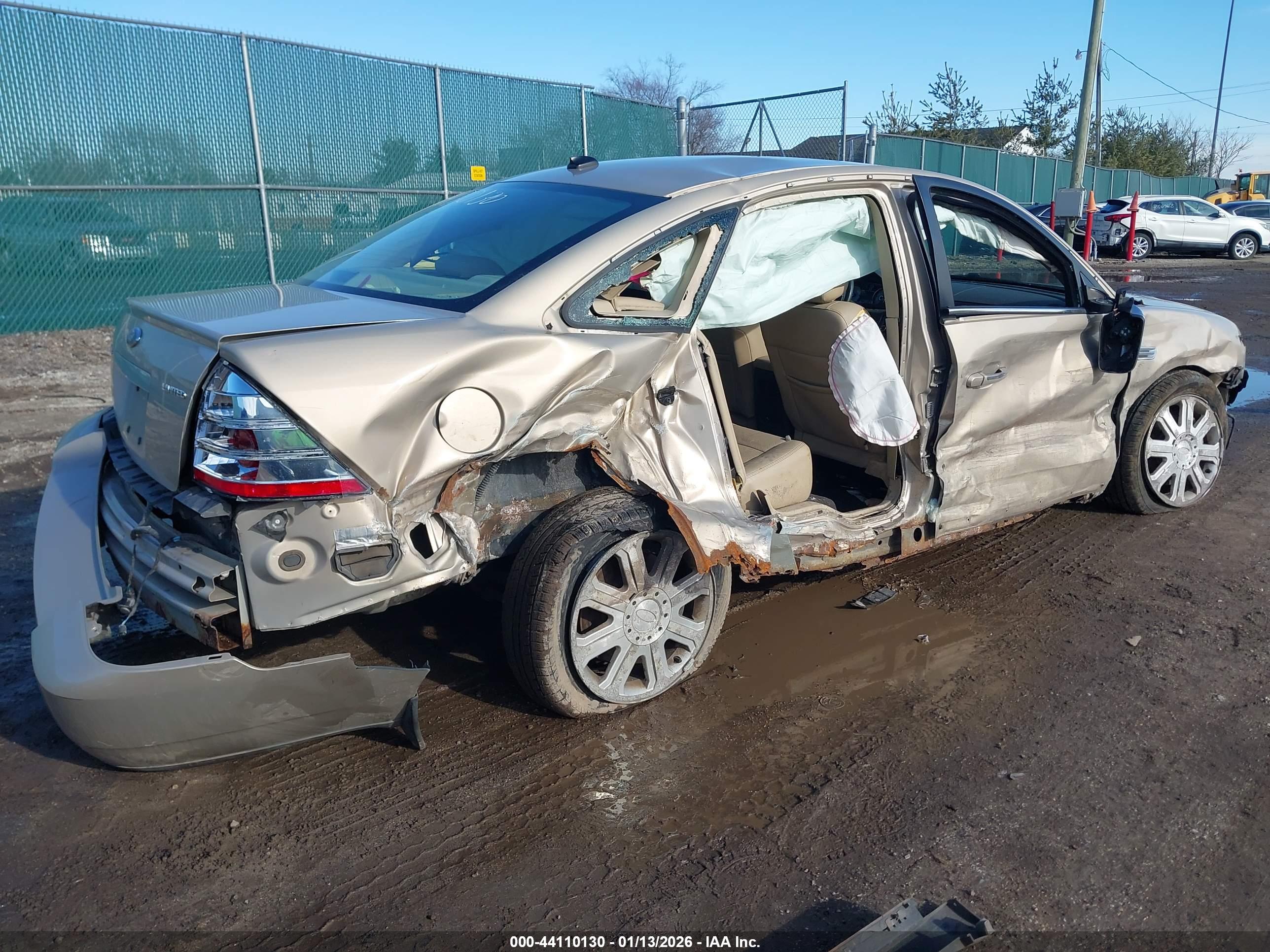 FORD TAURUS image 4