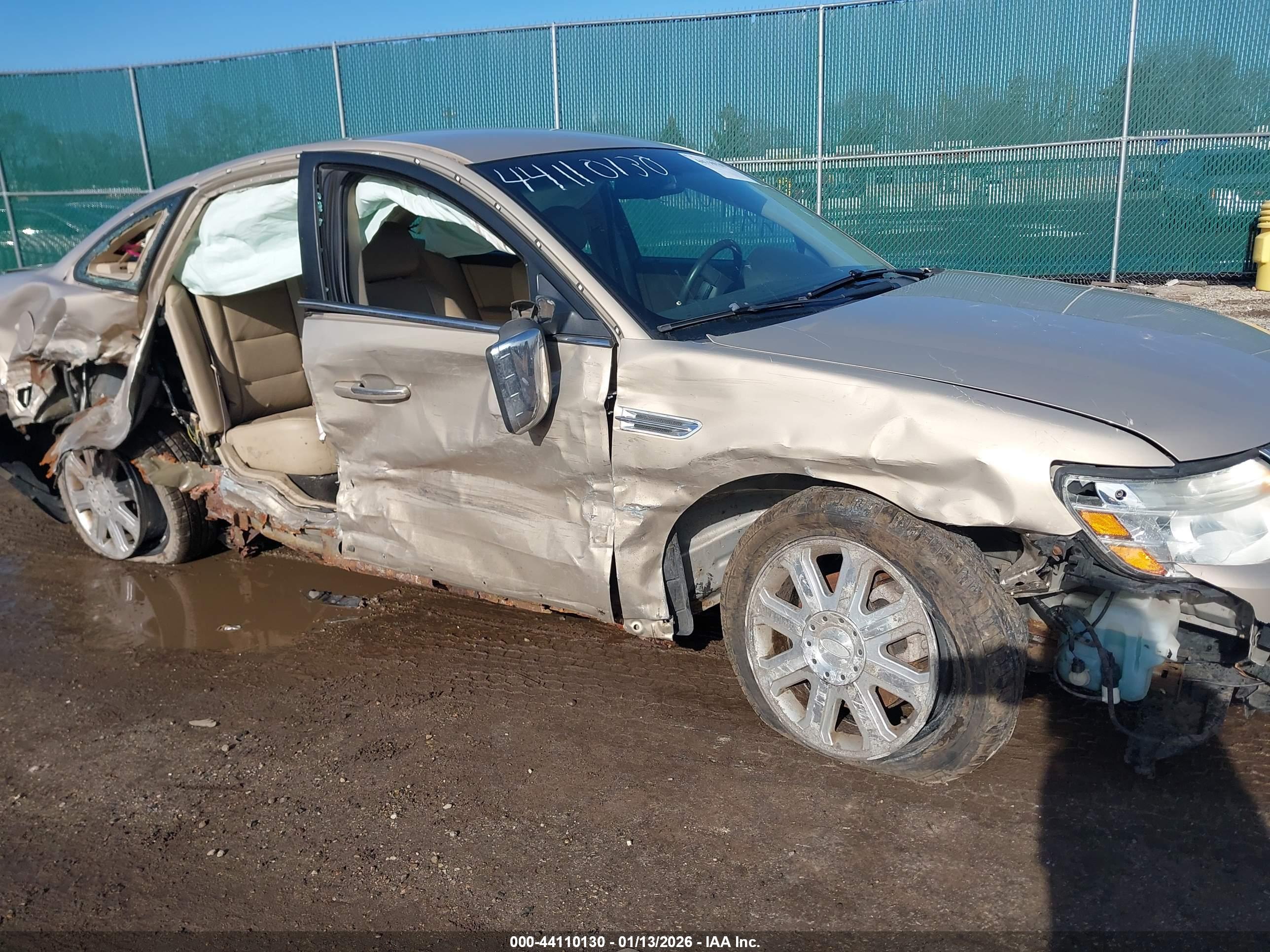 FORD TAURUS image 6