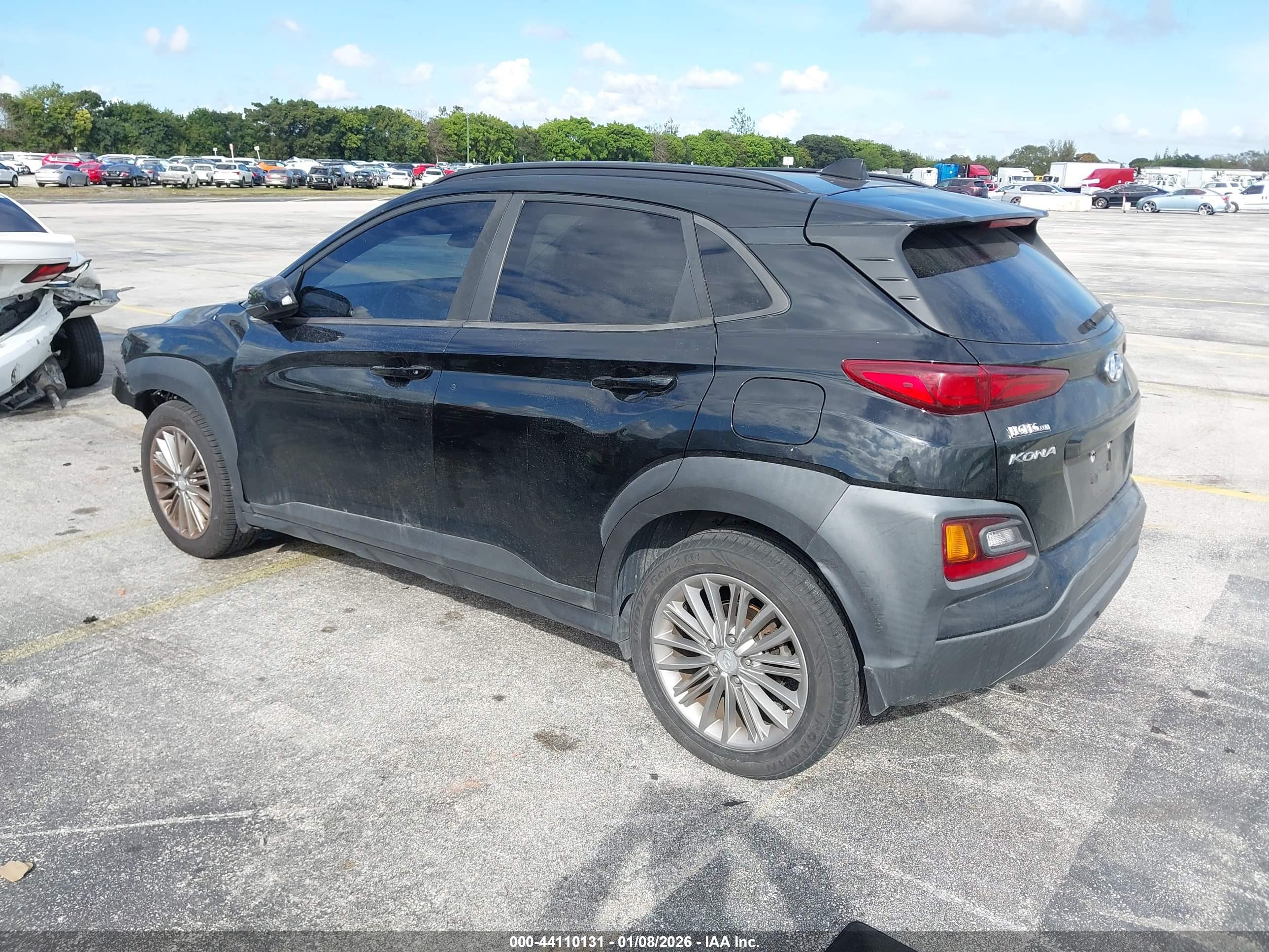 HYUNDAI KONA image 3