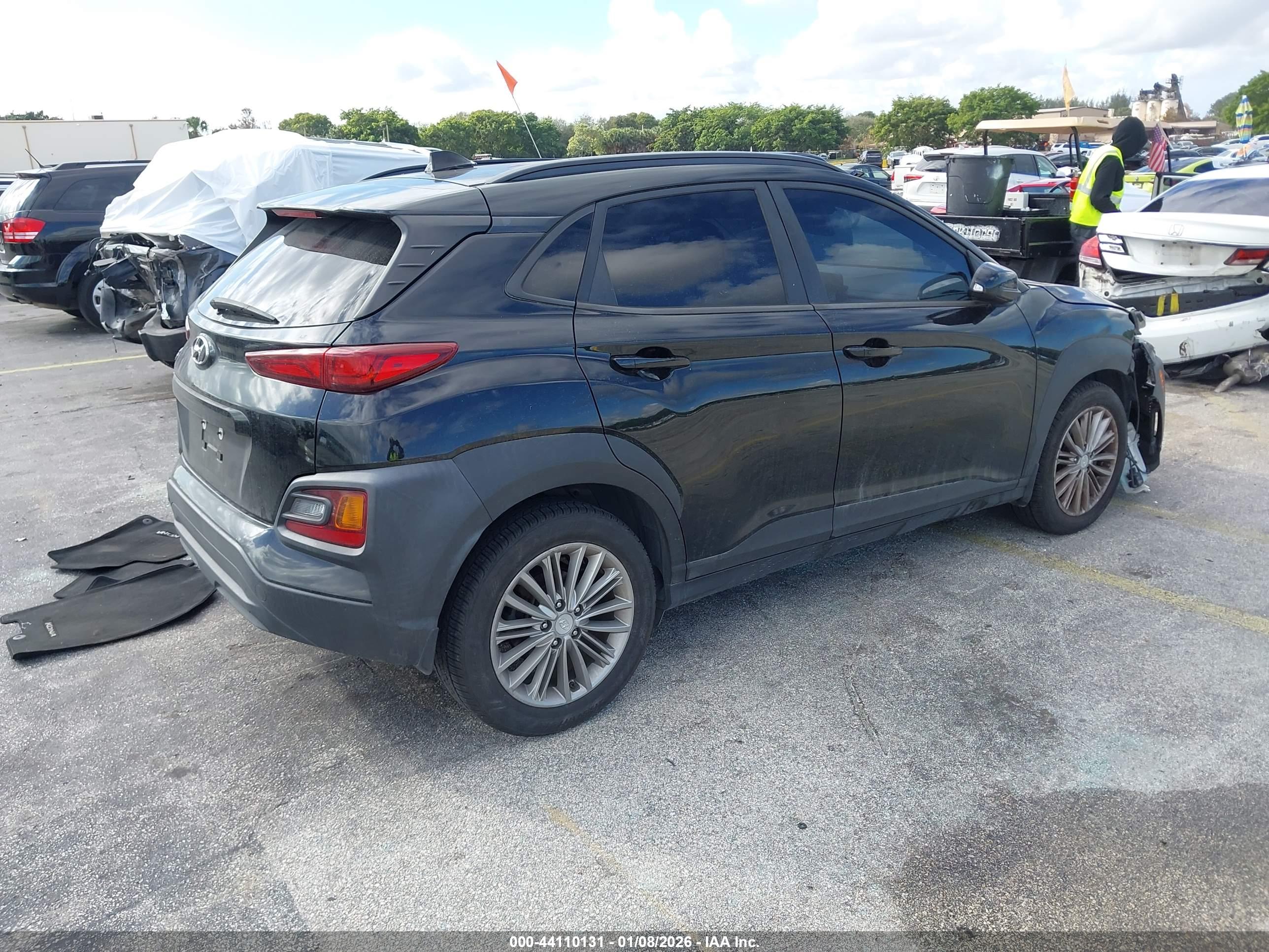 HYUNDAI KONA image 4
