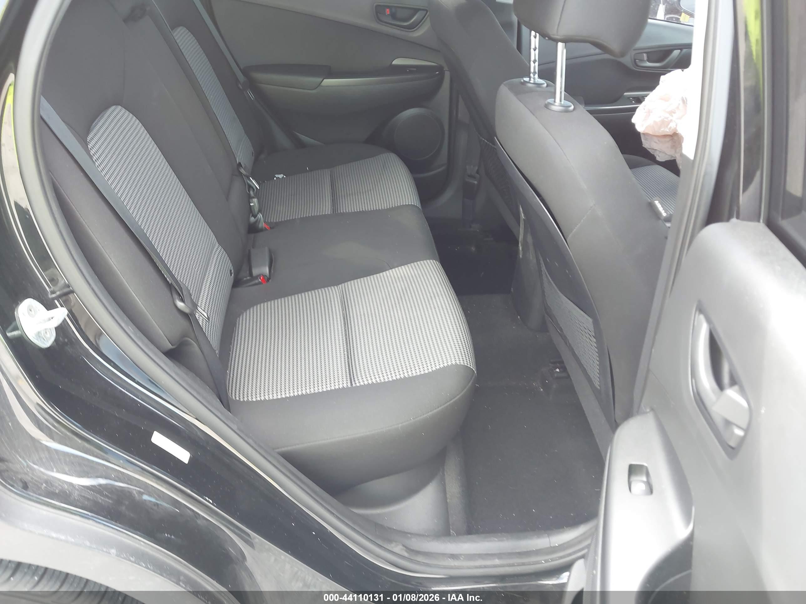HYUNDAI KONA image 8