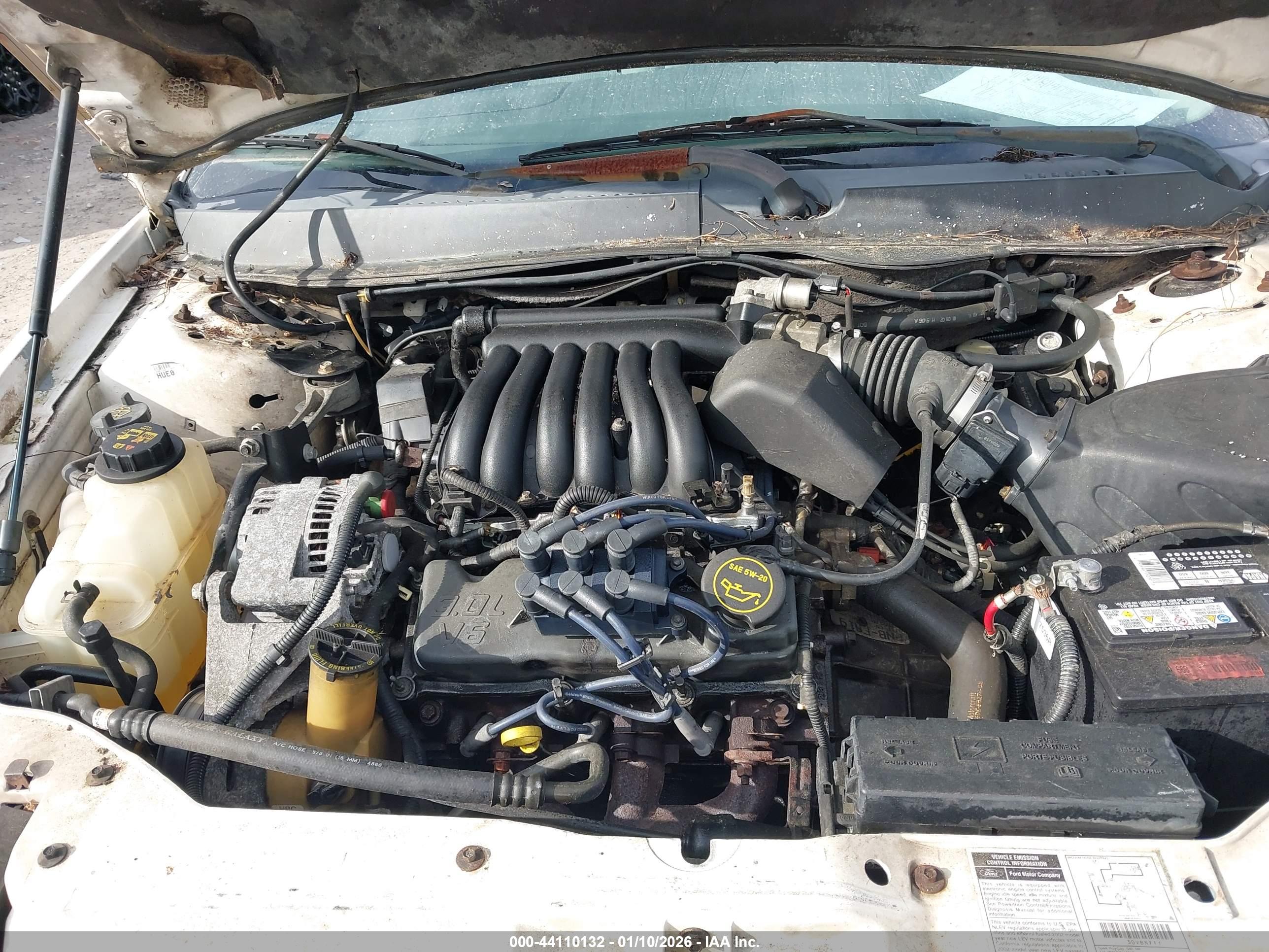 FORD TAURUS image 10