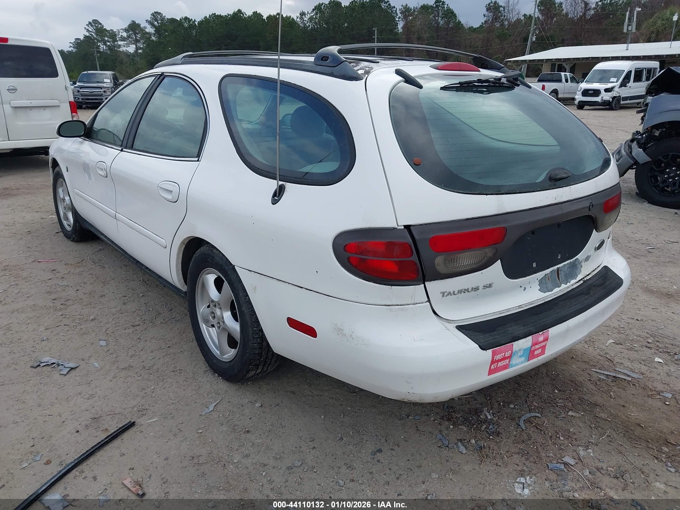 FORD TAURUS image 3