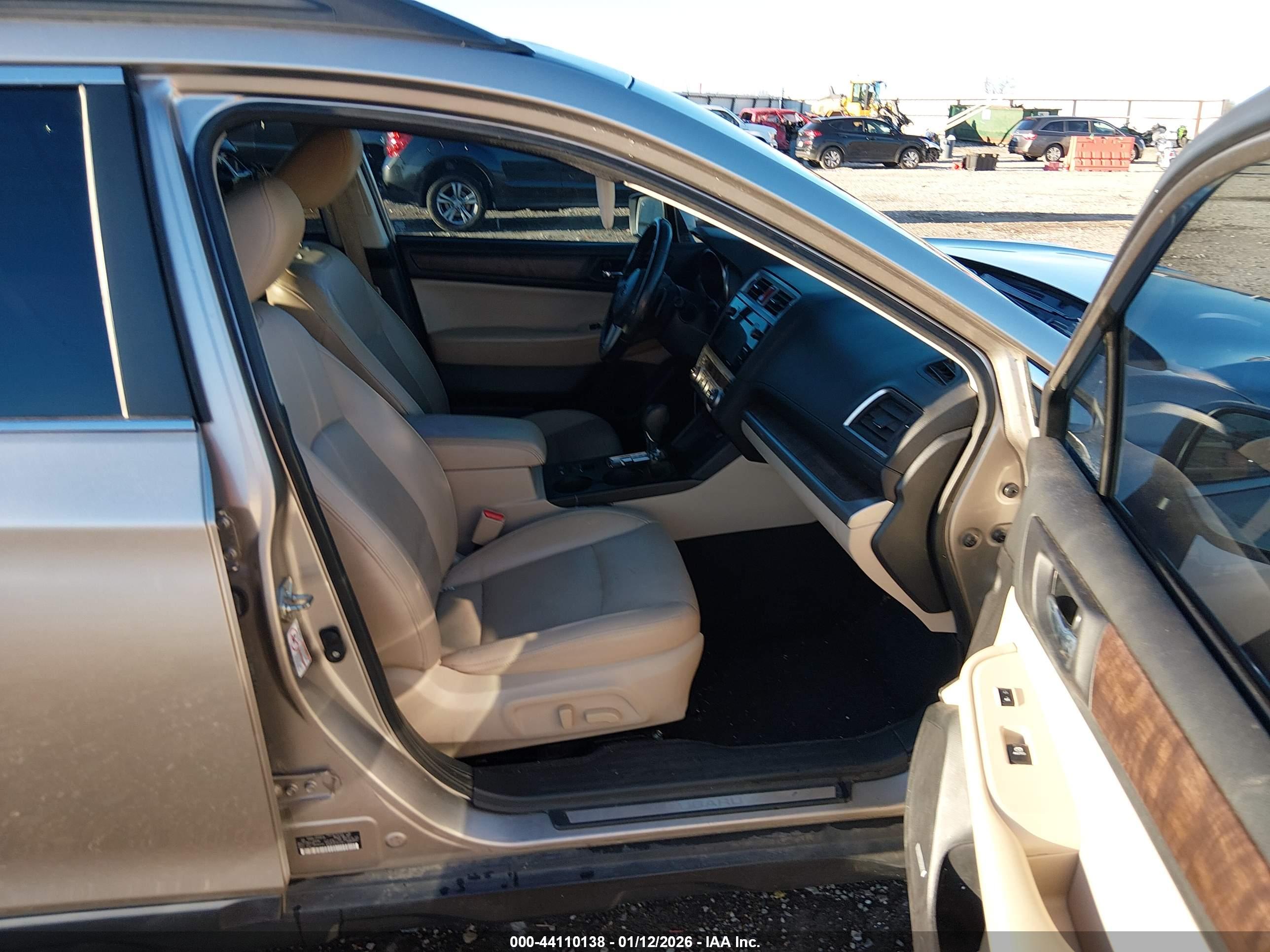 SUBARU OUTBACK image 5